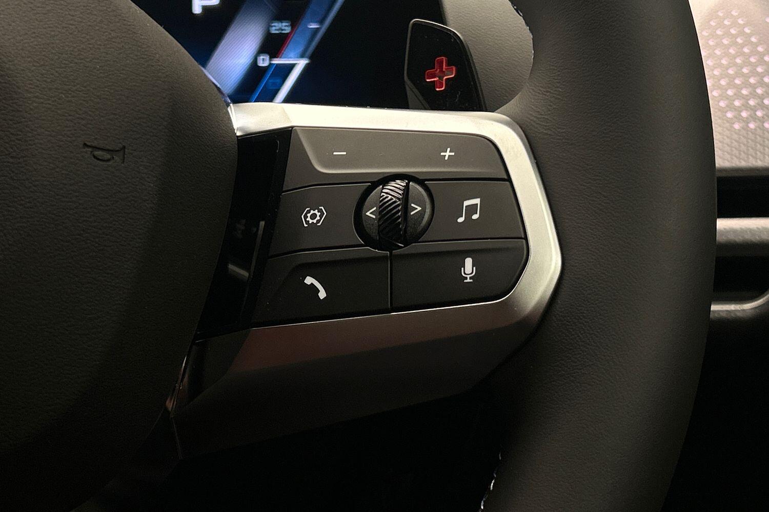 BMW 2 Series view 18