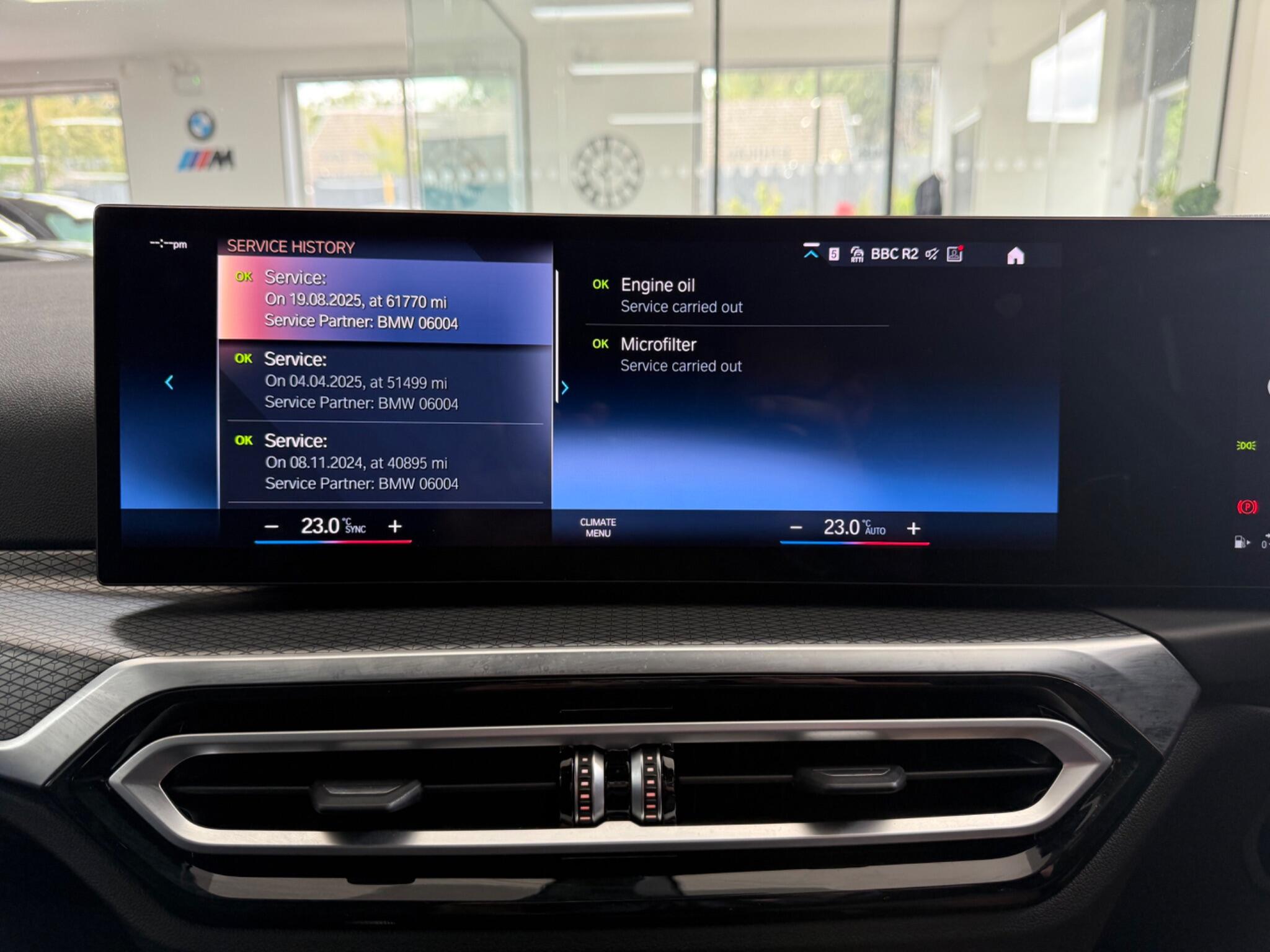 BMW 3 Series view 16