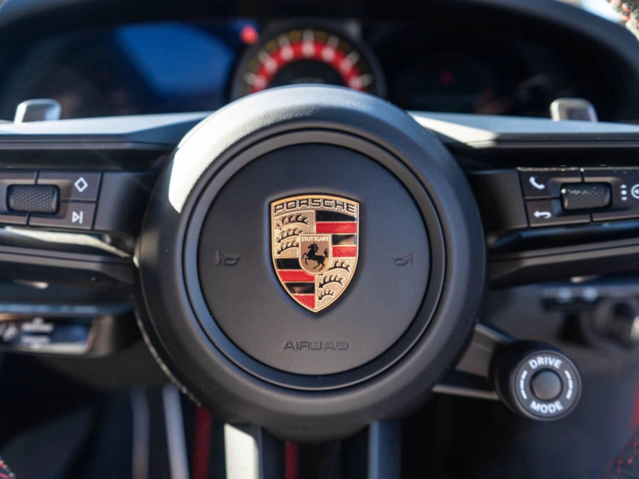 Porsche 911 view 20