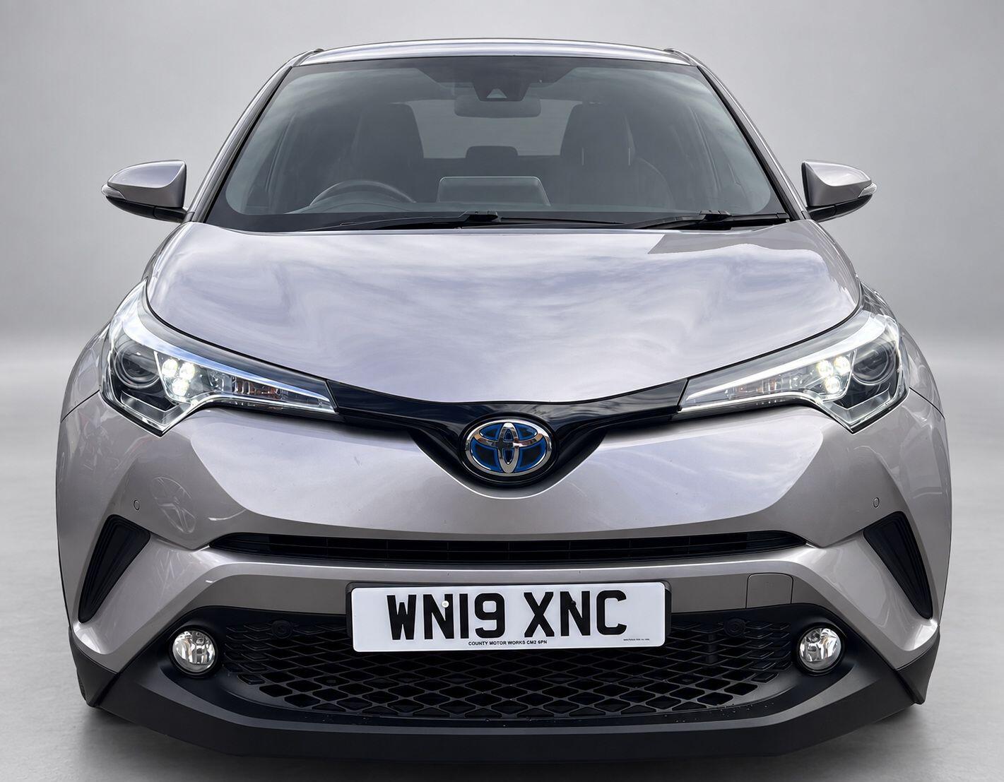 Toyota C-HR view 3