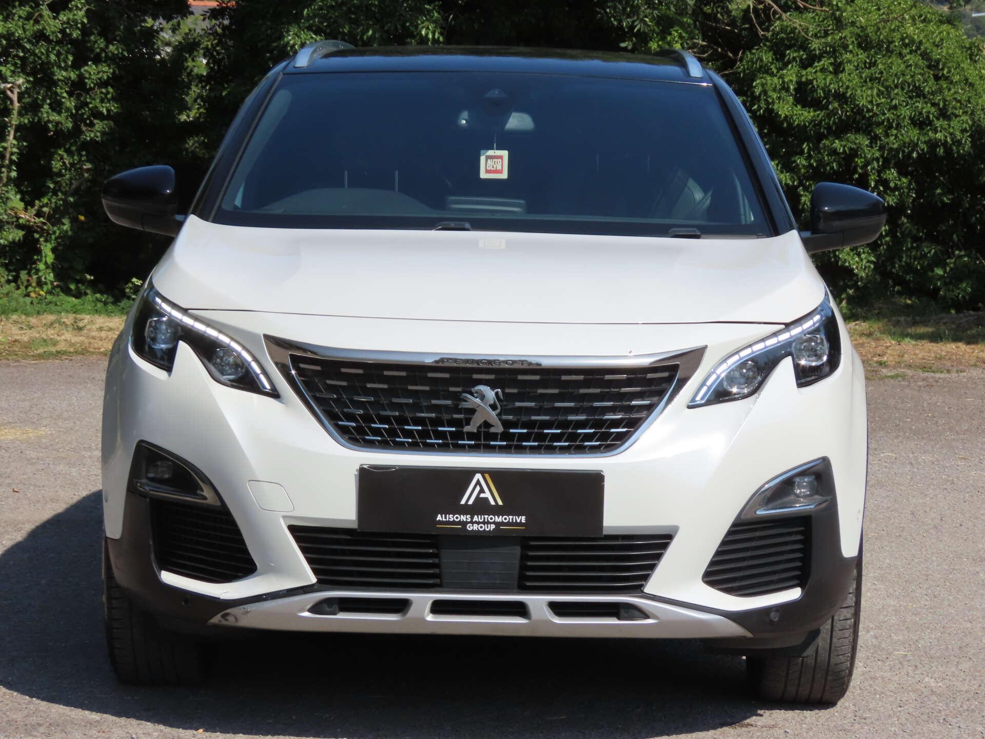 Peugeot 5008 view 2