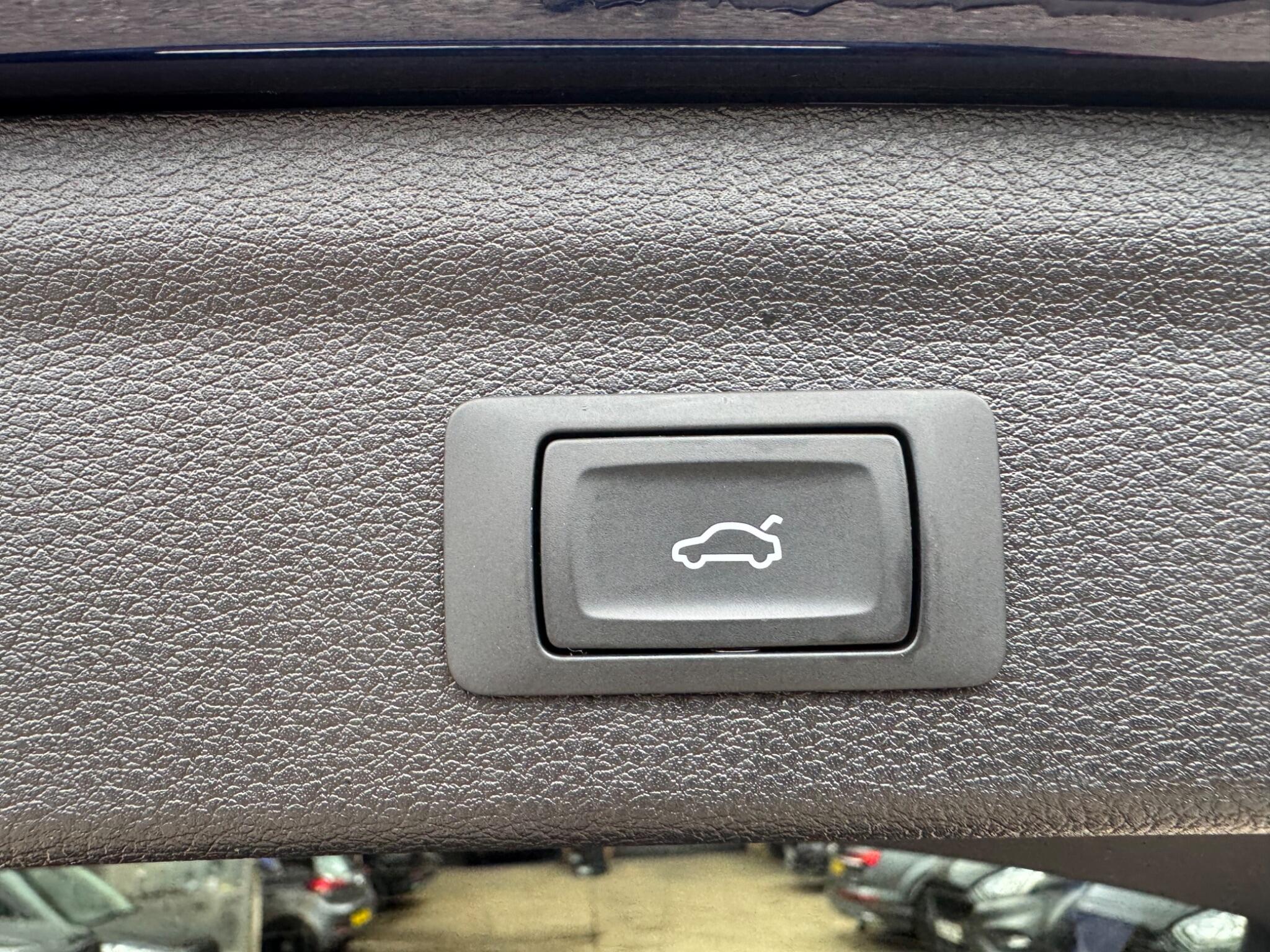 Audi Q3 view 31