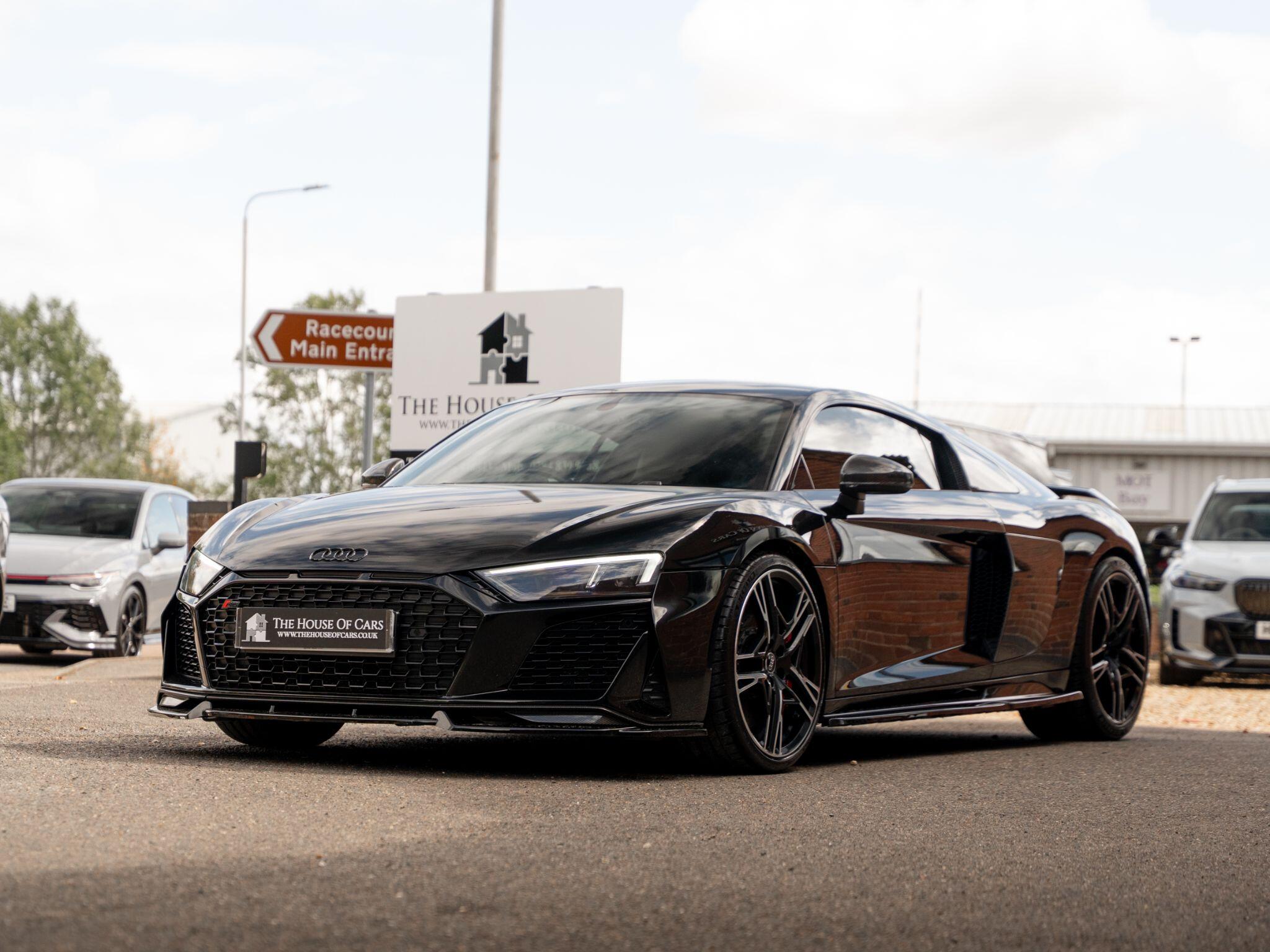 Audi R8 view 9