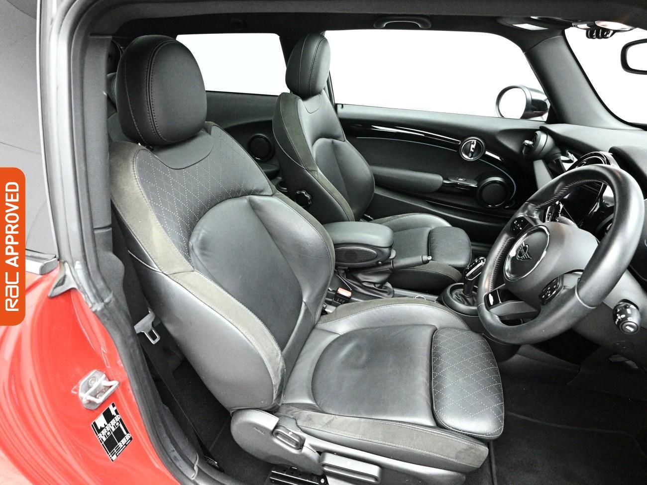 Mini Hatch view 12