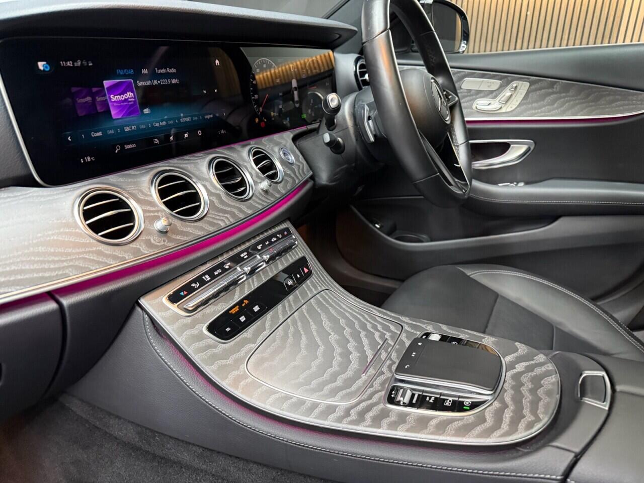 Mercedes-Benz E-Class view 33