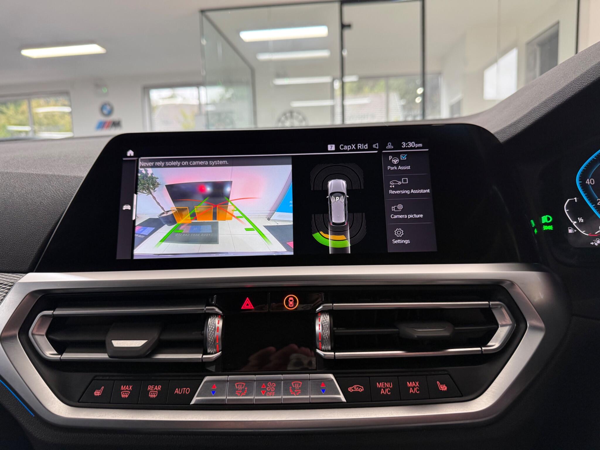 BMW 3 Series view 8