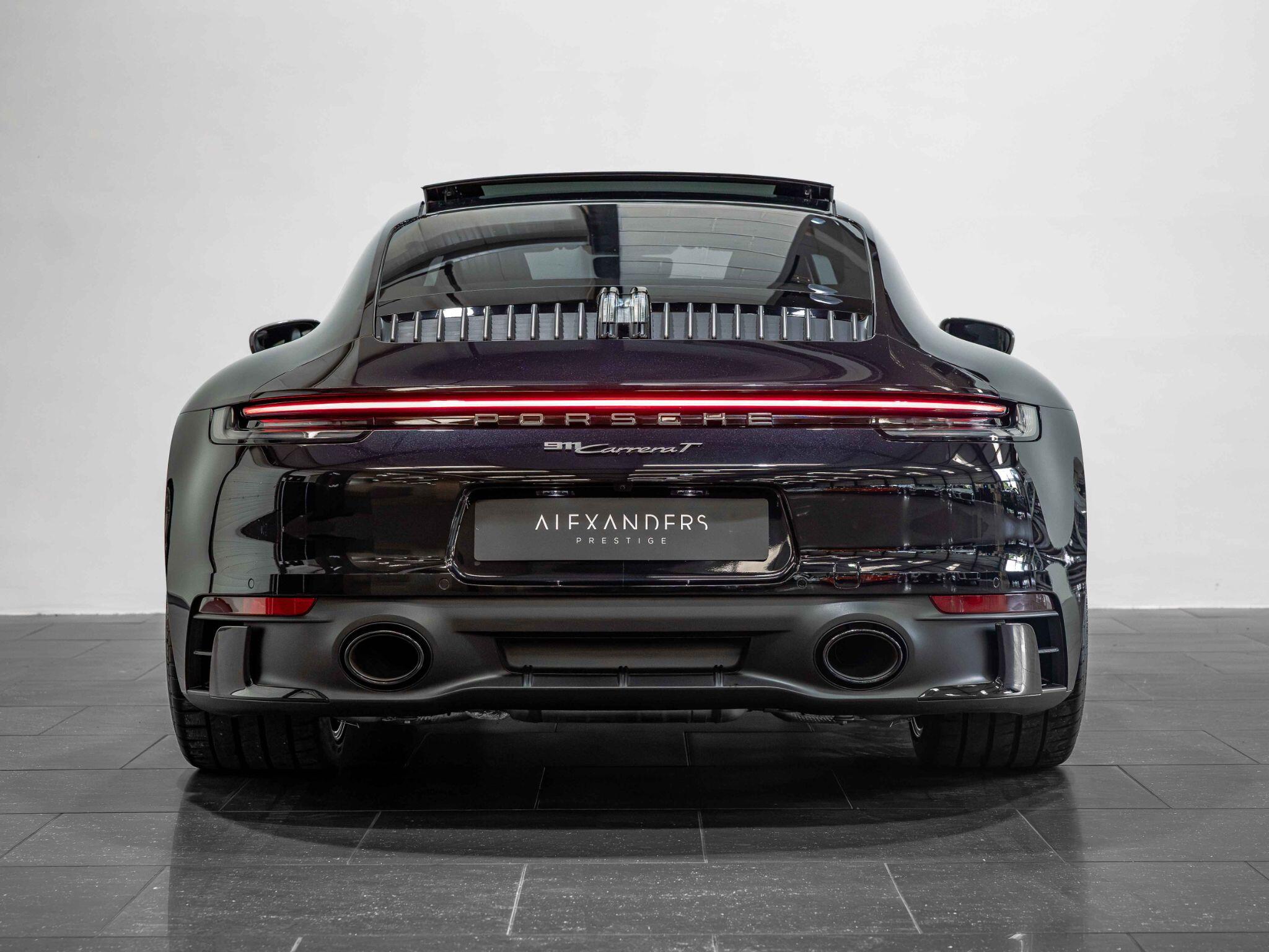 Porsche 911 view 11