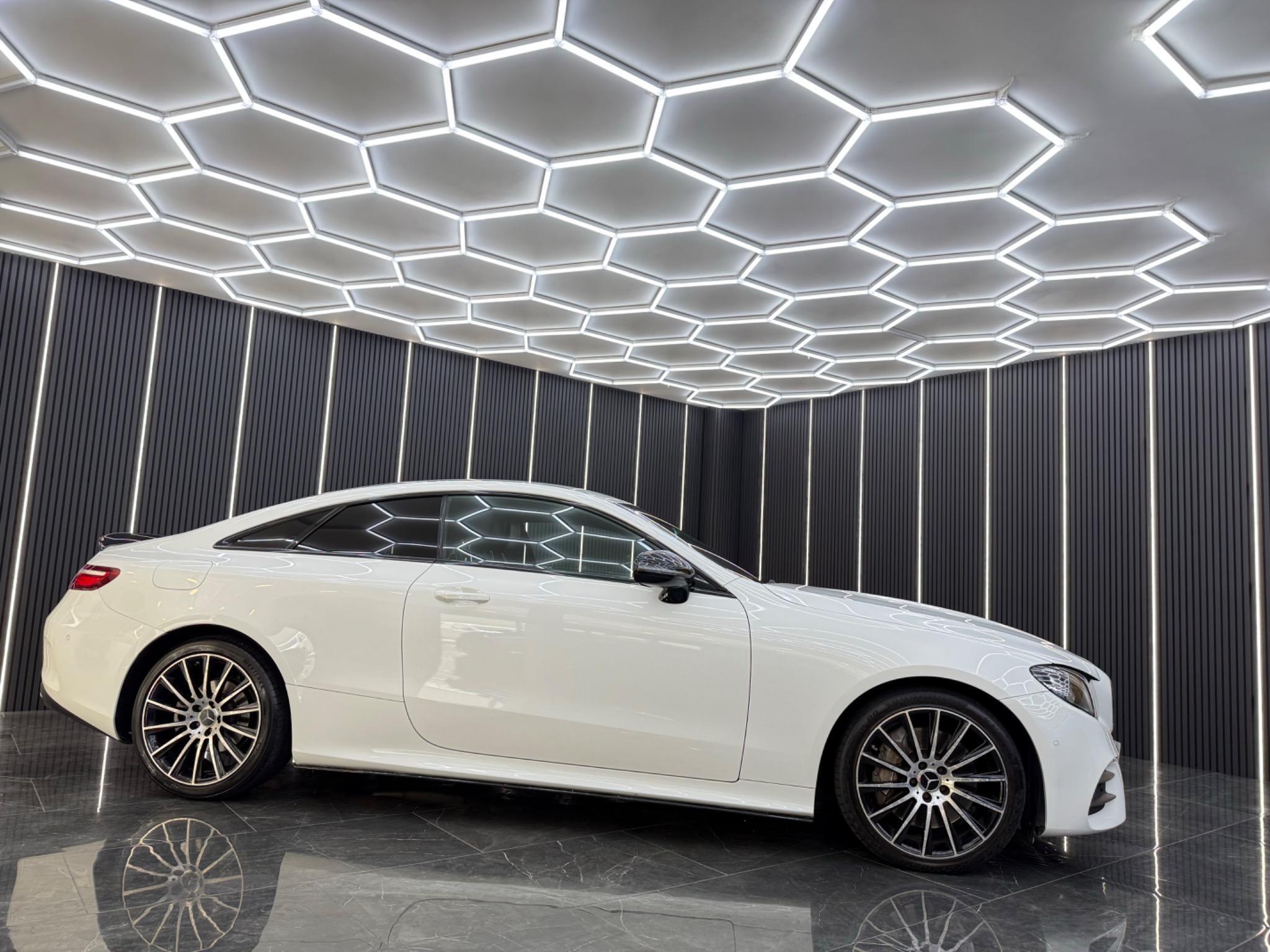 Mercedes-Benz E Class view 3