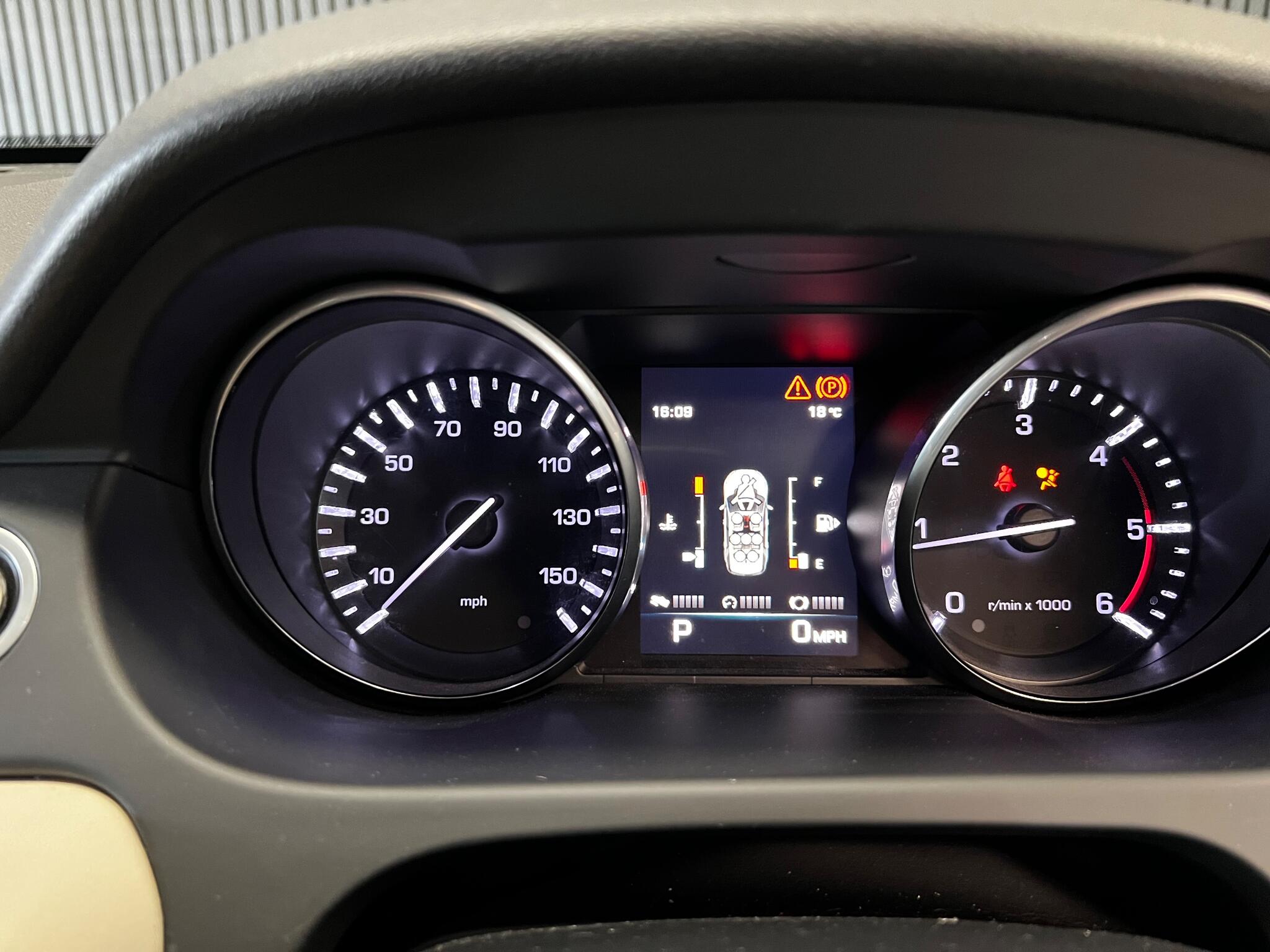Land Rover Discovery Sport view 35