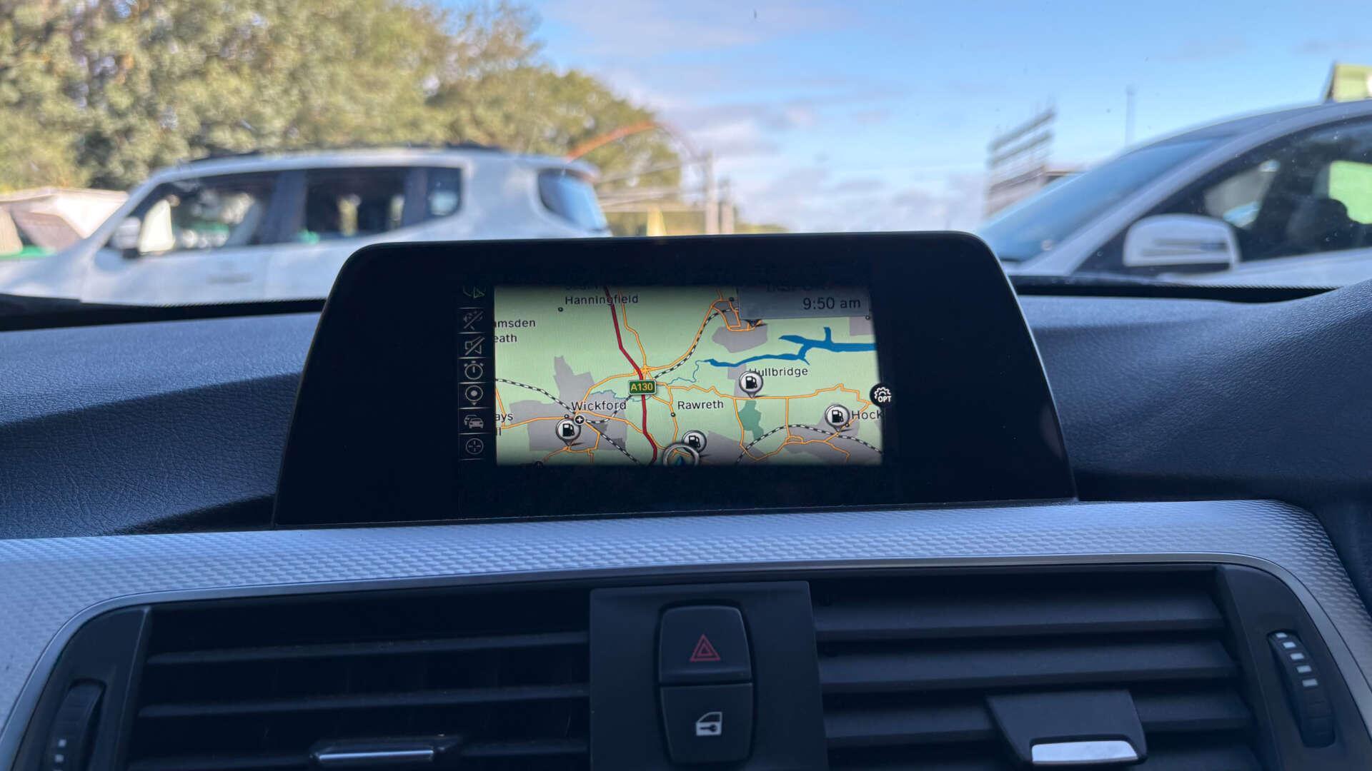BMW 3 Series view 28