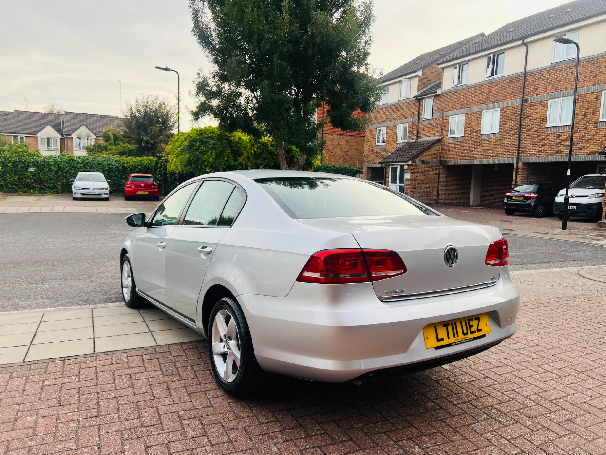 Volkswagen Passat view 23