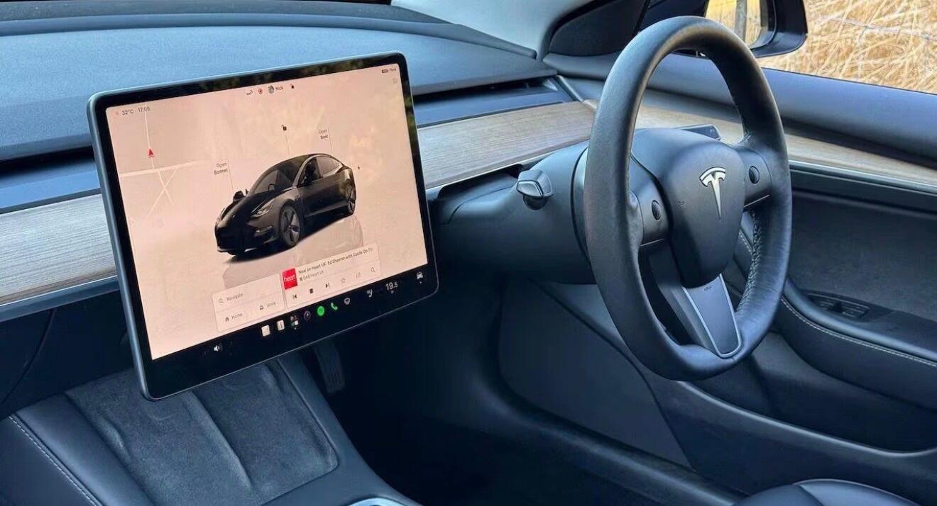 Tesla Model 3 view 7
