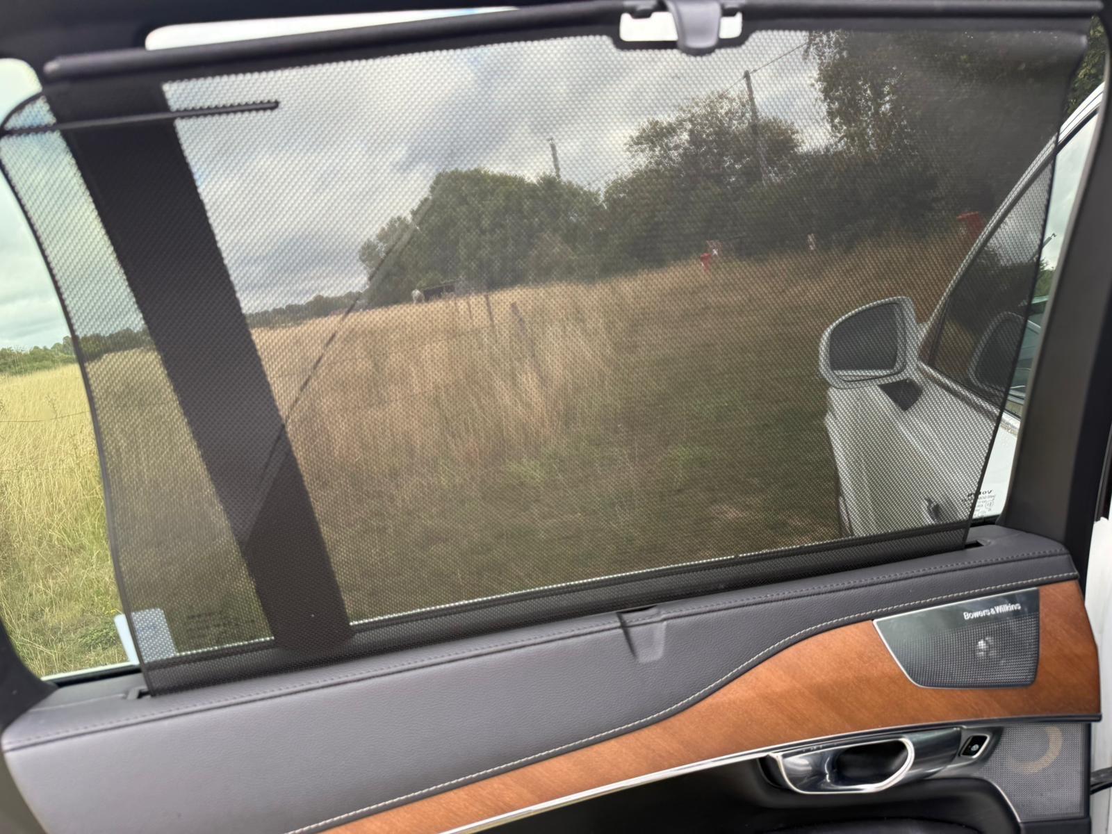 Volvo XC90 view 26