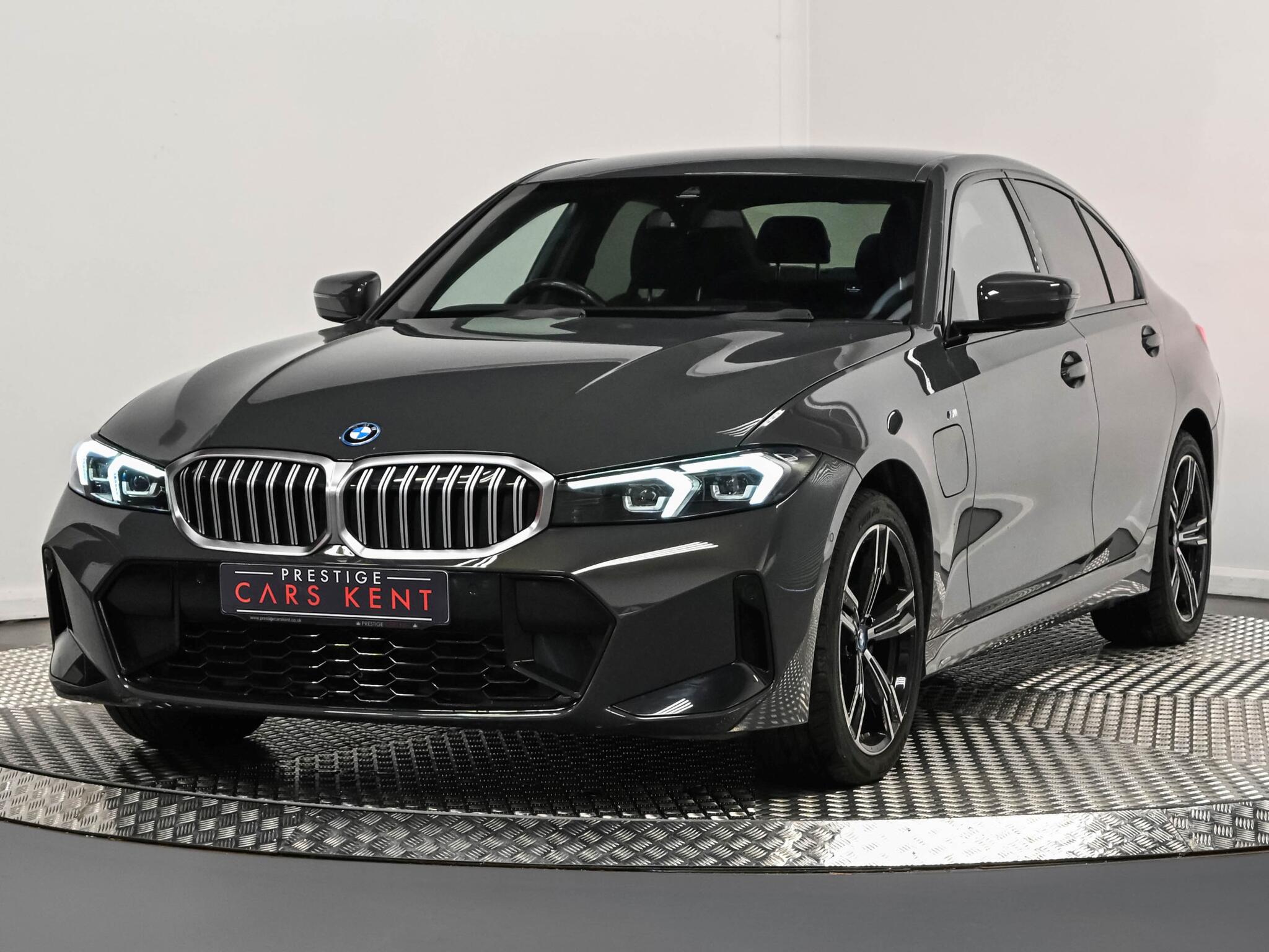 BMW 3 Series view 6