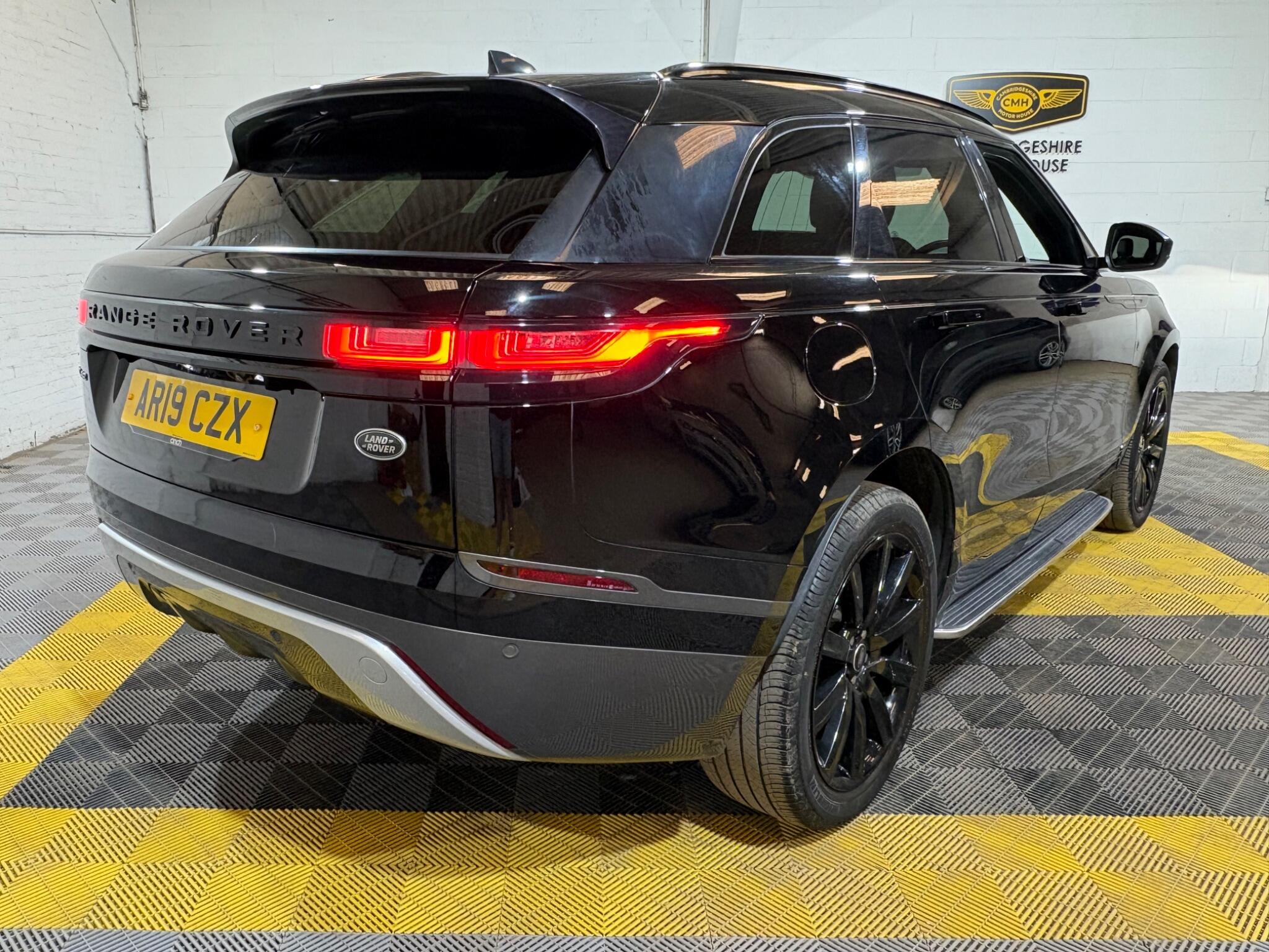 Land Rover Range Rover Velar view 2