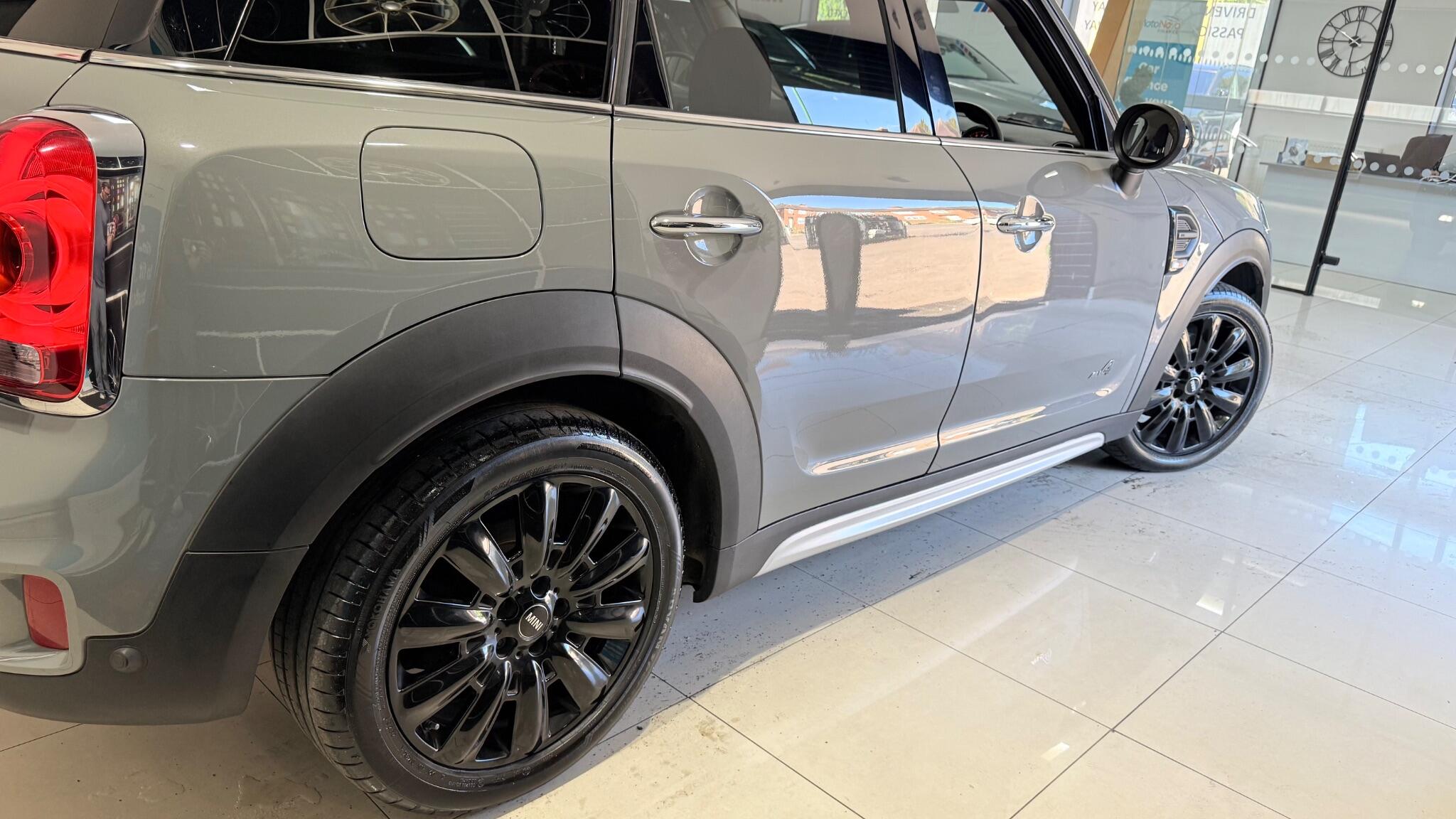 MINI Countryman view 30