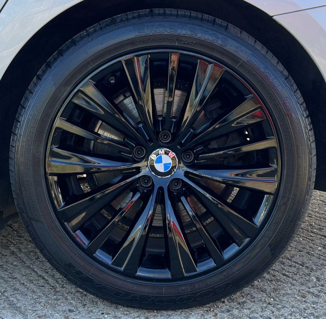 BMW 5 Series view 12