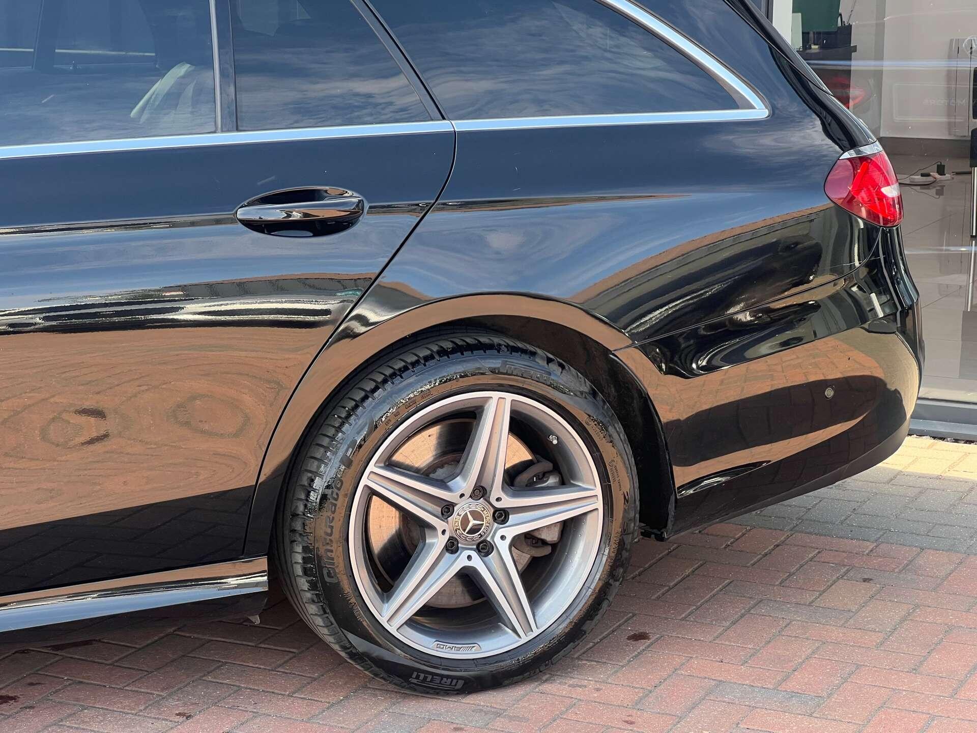 Mercedes-Benz E-Class view 53