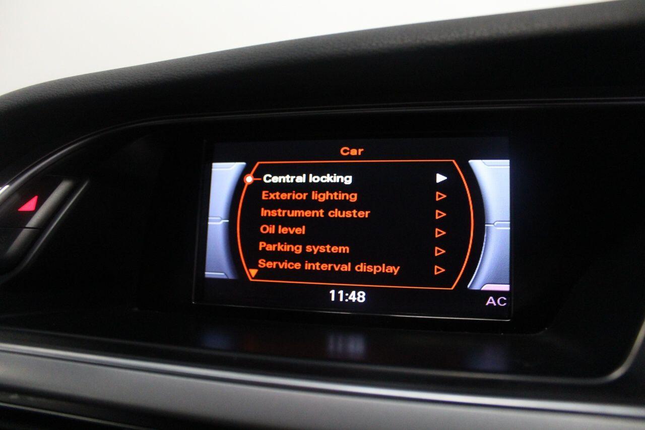 Audi A4 view 32