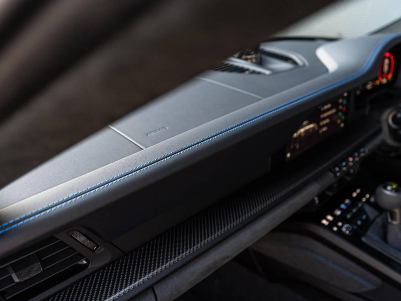 Porsche 911 view 44