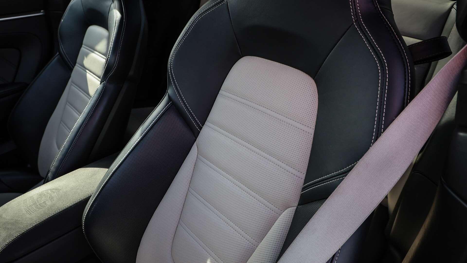 Porsche 911 view 16