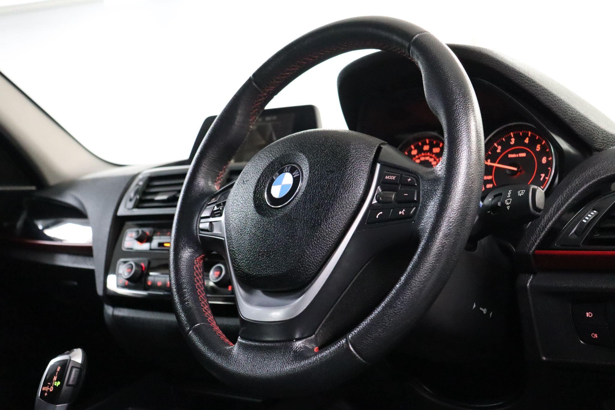 BMW 1 Series view 12