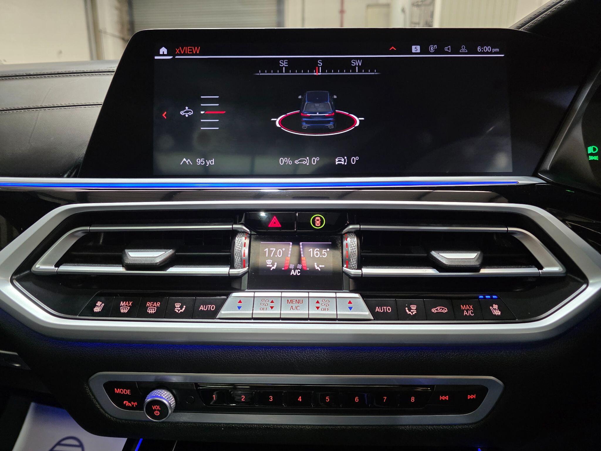 BMW X7 view 11