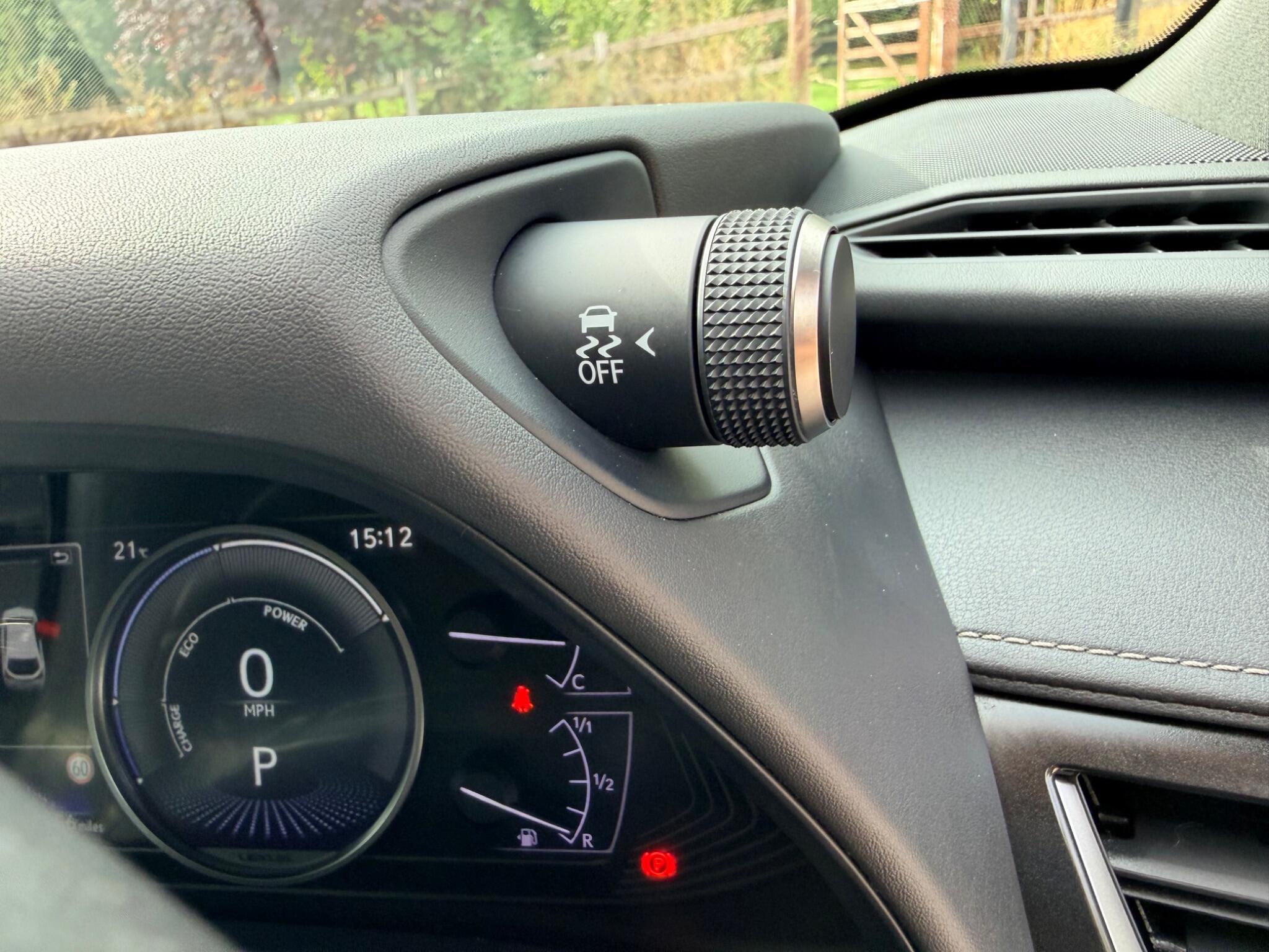 Lexus Ux view 13