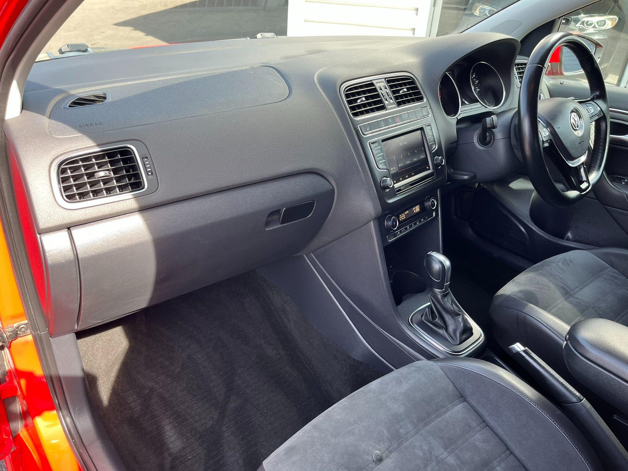 Volkswagen Polo view 28