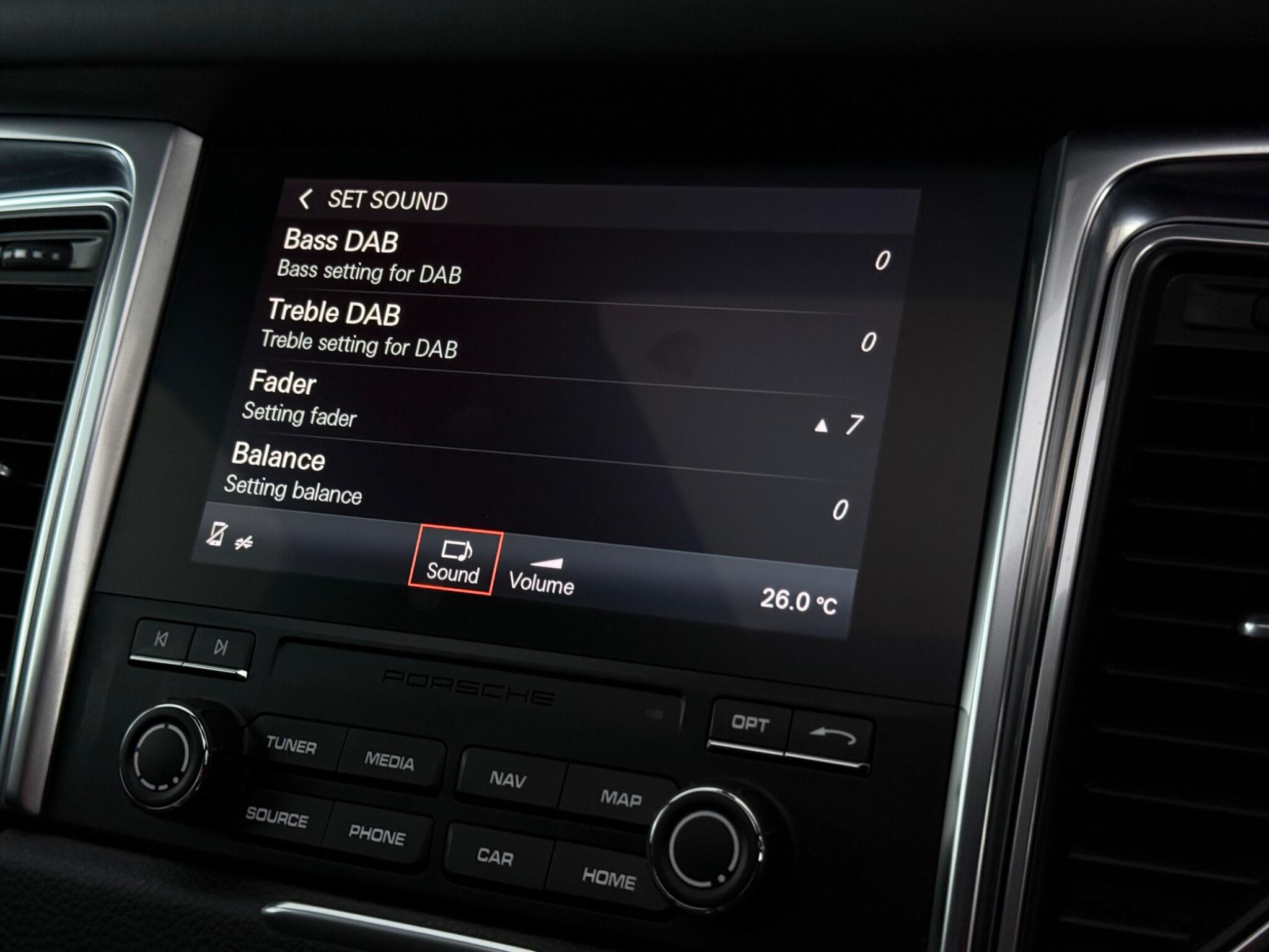 Porsche Macan view 41