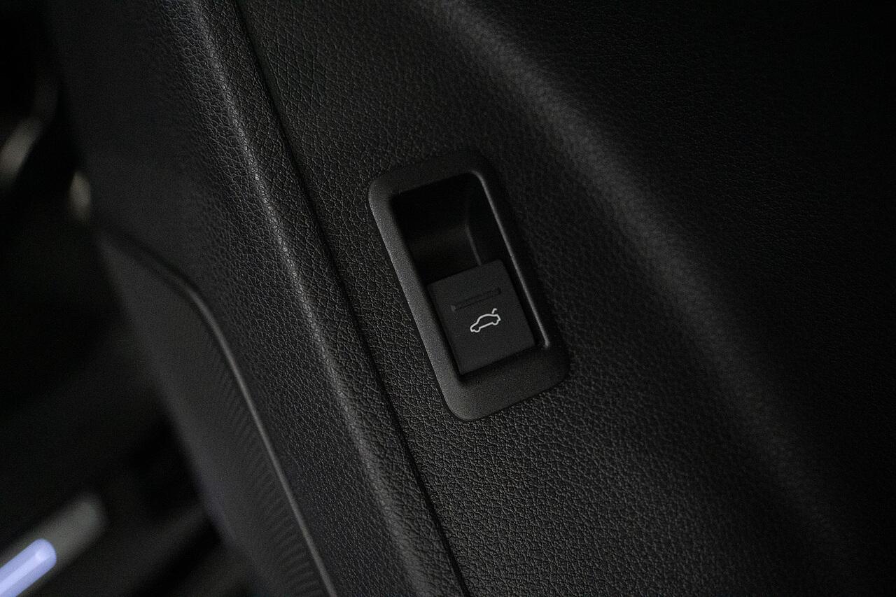 Audi RS Q3 view 21
