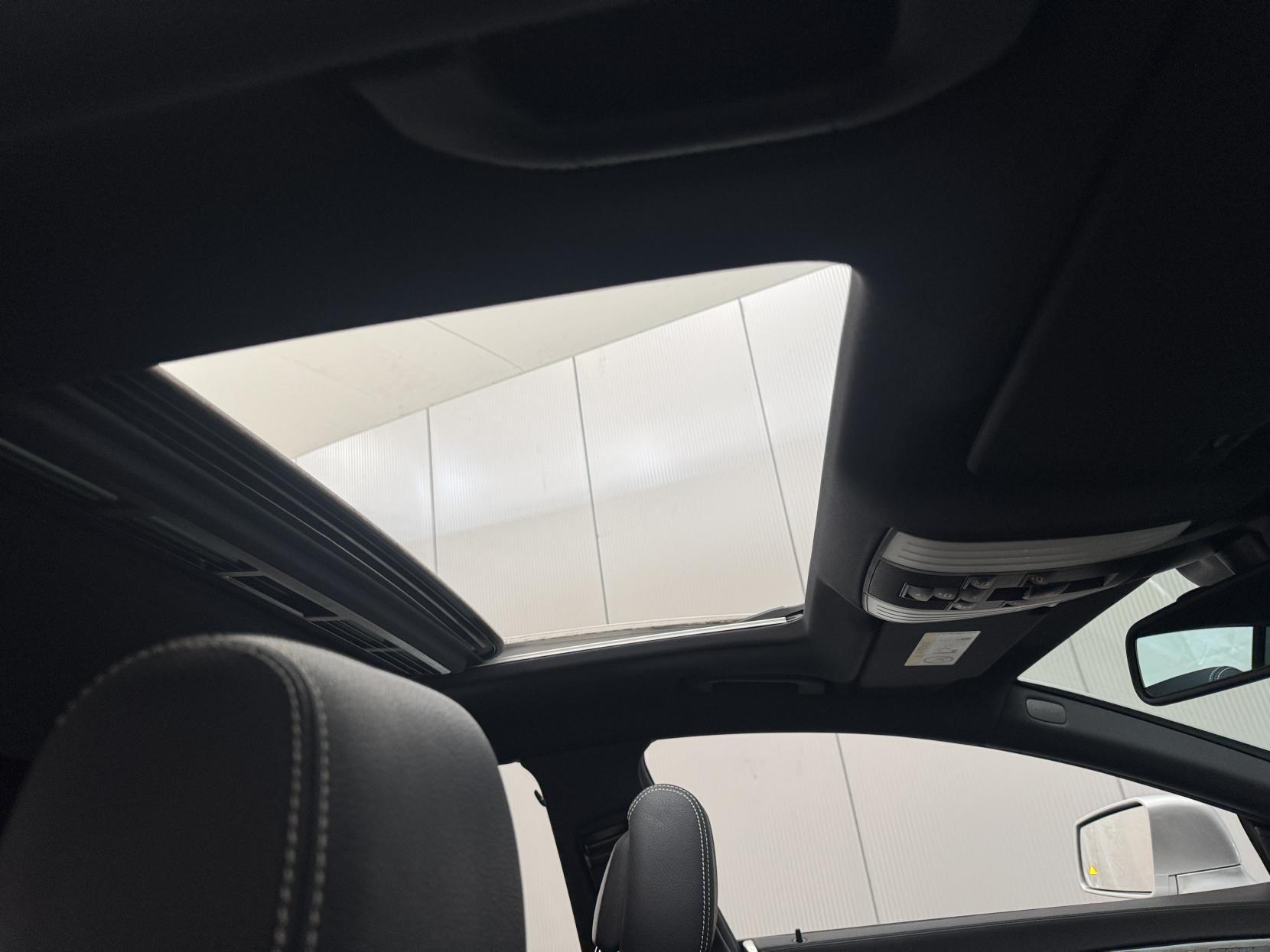Mercedes-Benz CLS view 77