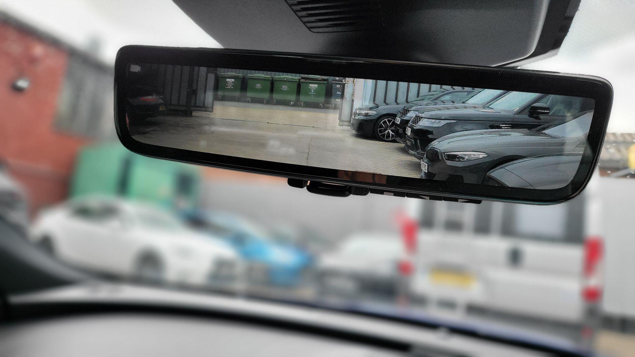 Jaguar Xe view 31