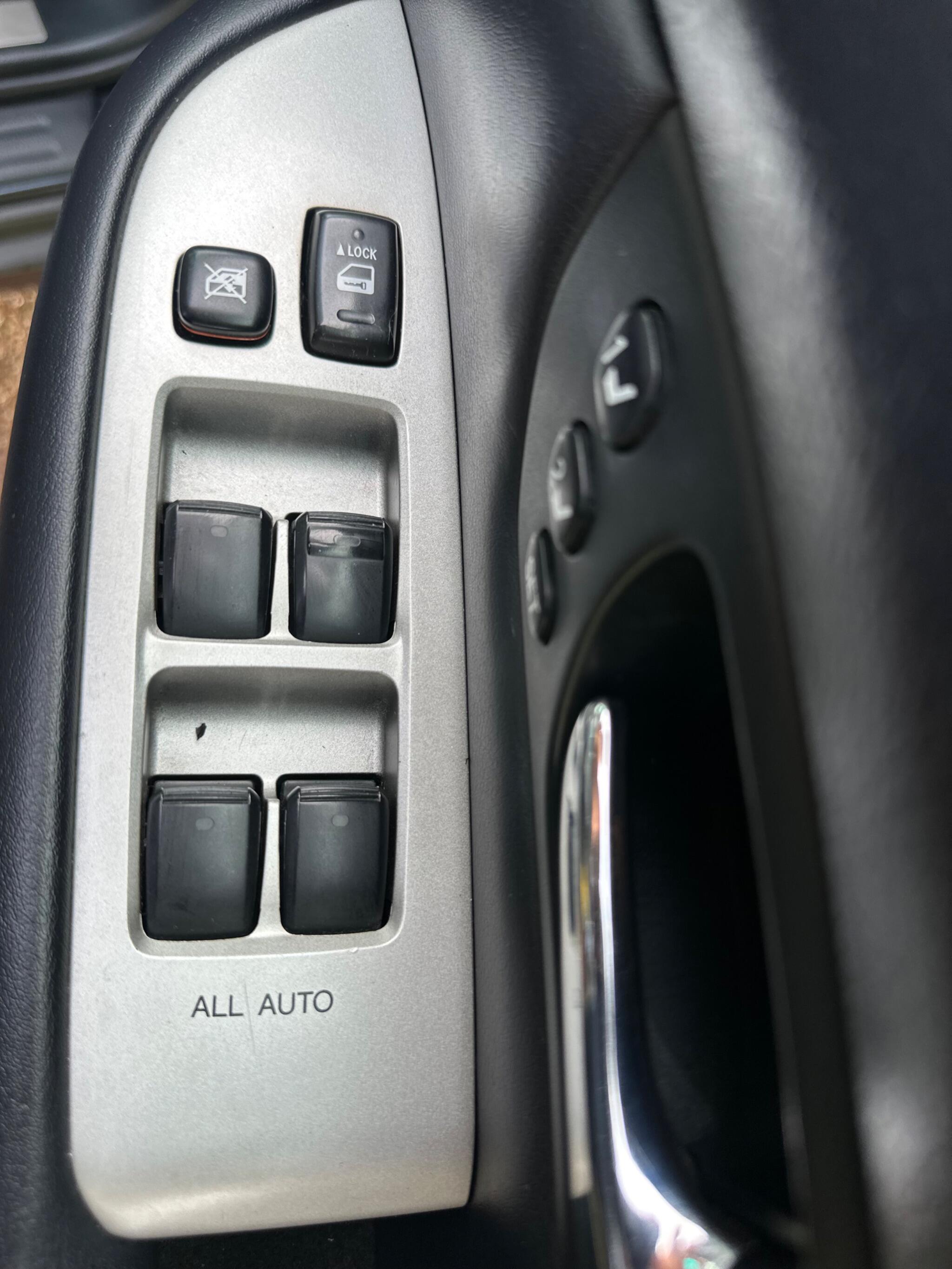 2009 Lexus RX image 32