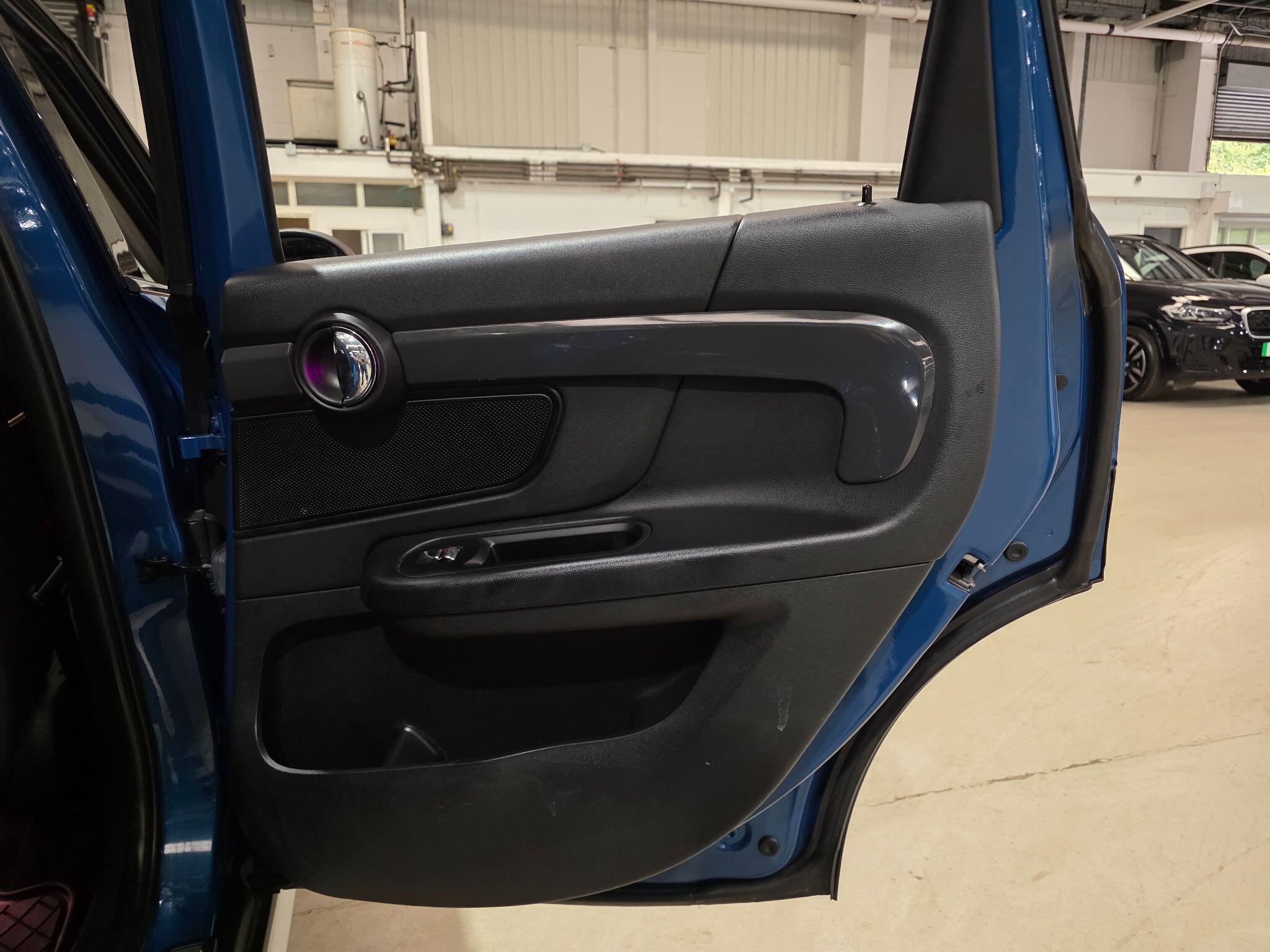 Mini Countryman view 21