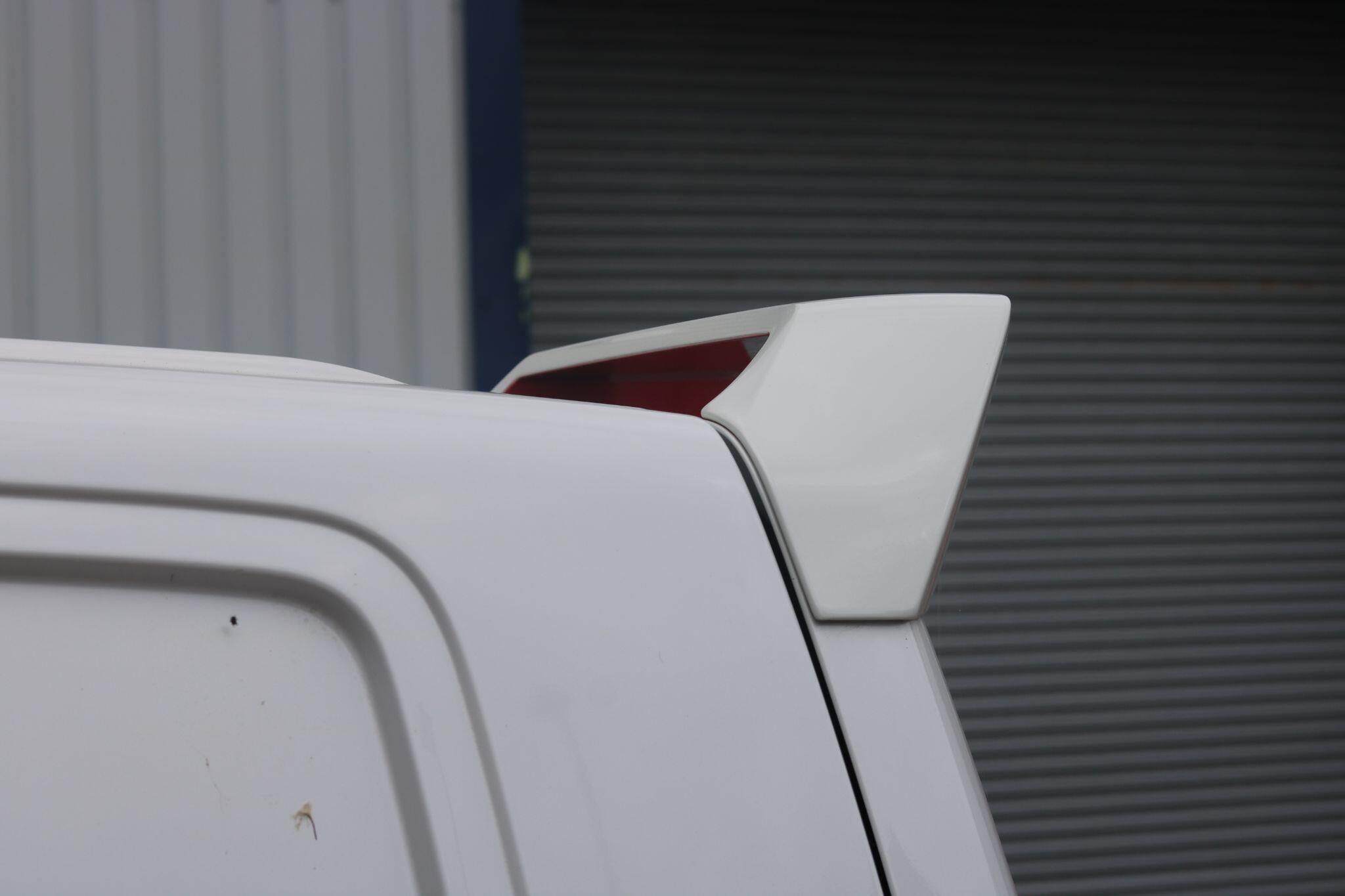 Volkswagen Transporter view 14