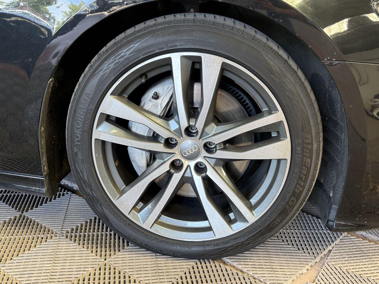 Audi A6 Saloon view 19