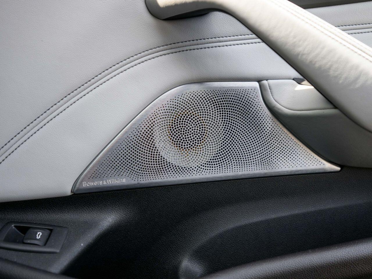 BMW M5 view 24