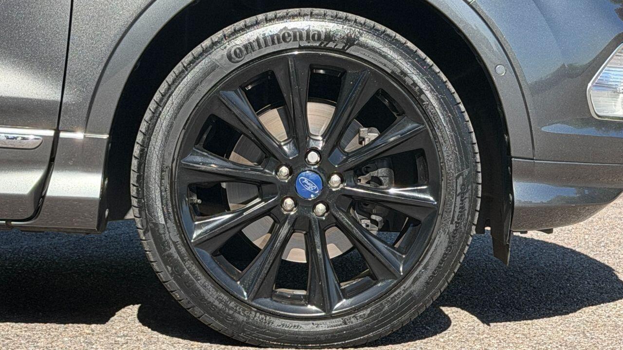 Ford Kuga view 45