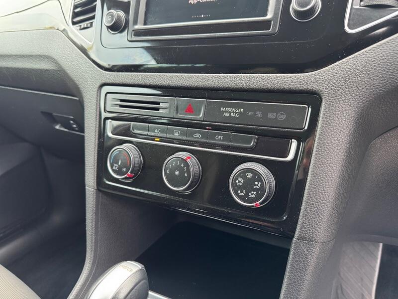 Volkswagen Golf SV view 29