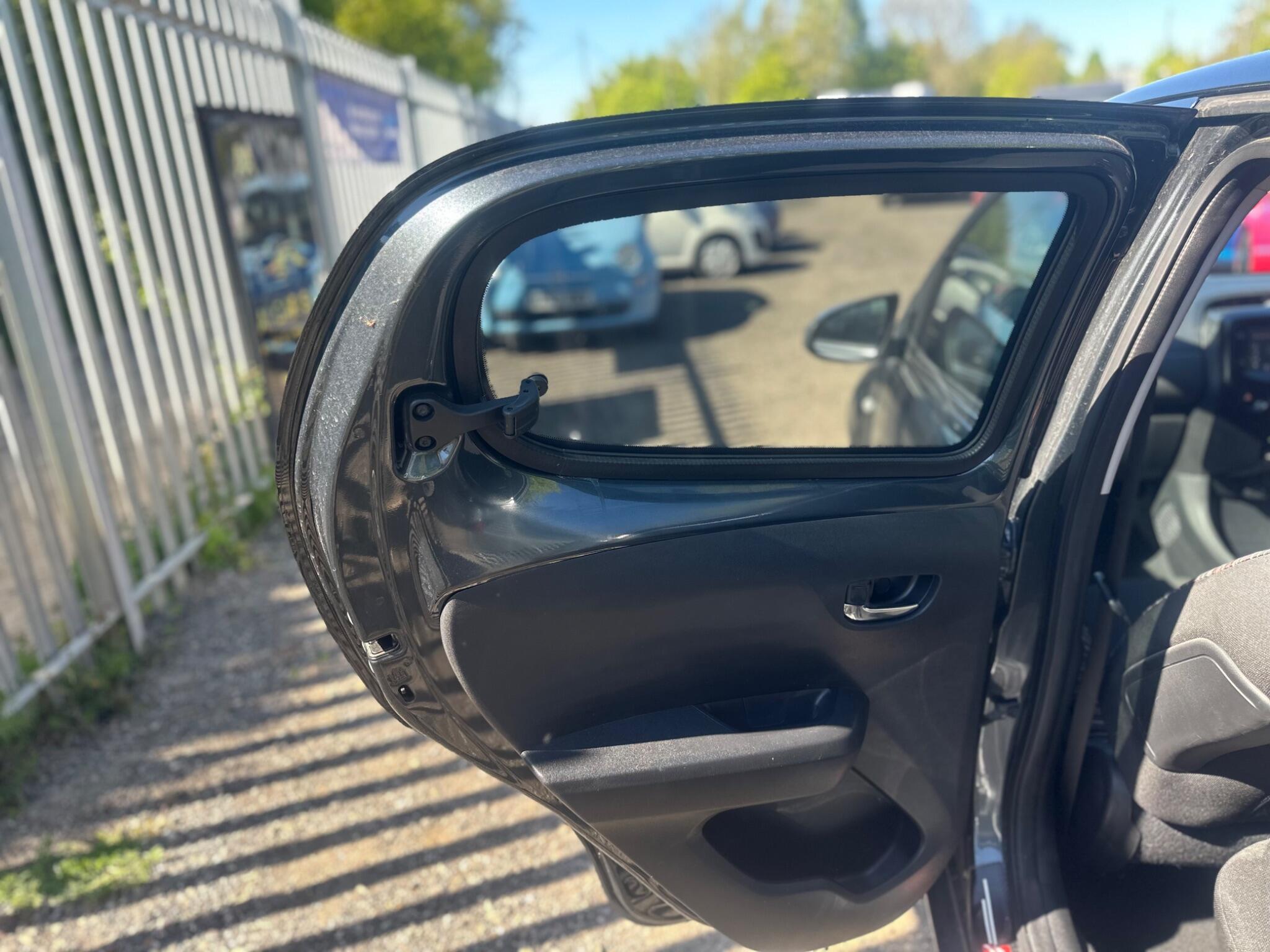 2020 Citroen C1 image 17