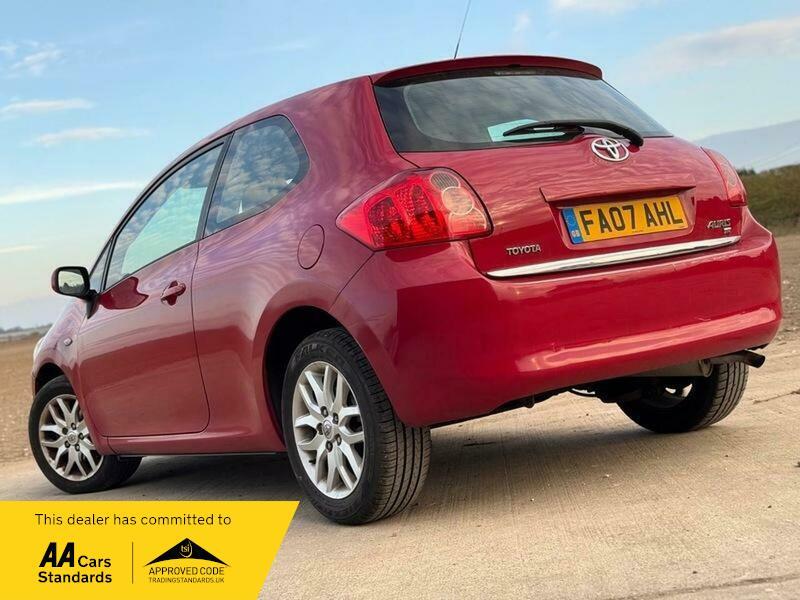 2007 Toyota Auris image 17