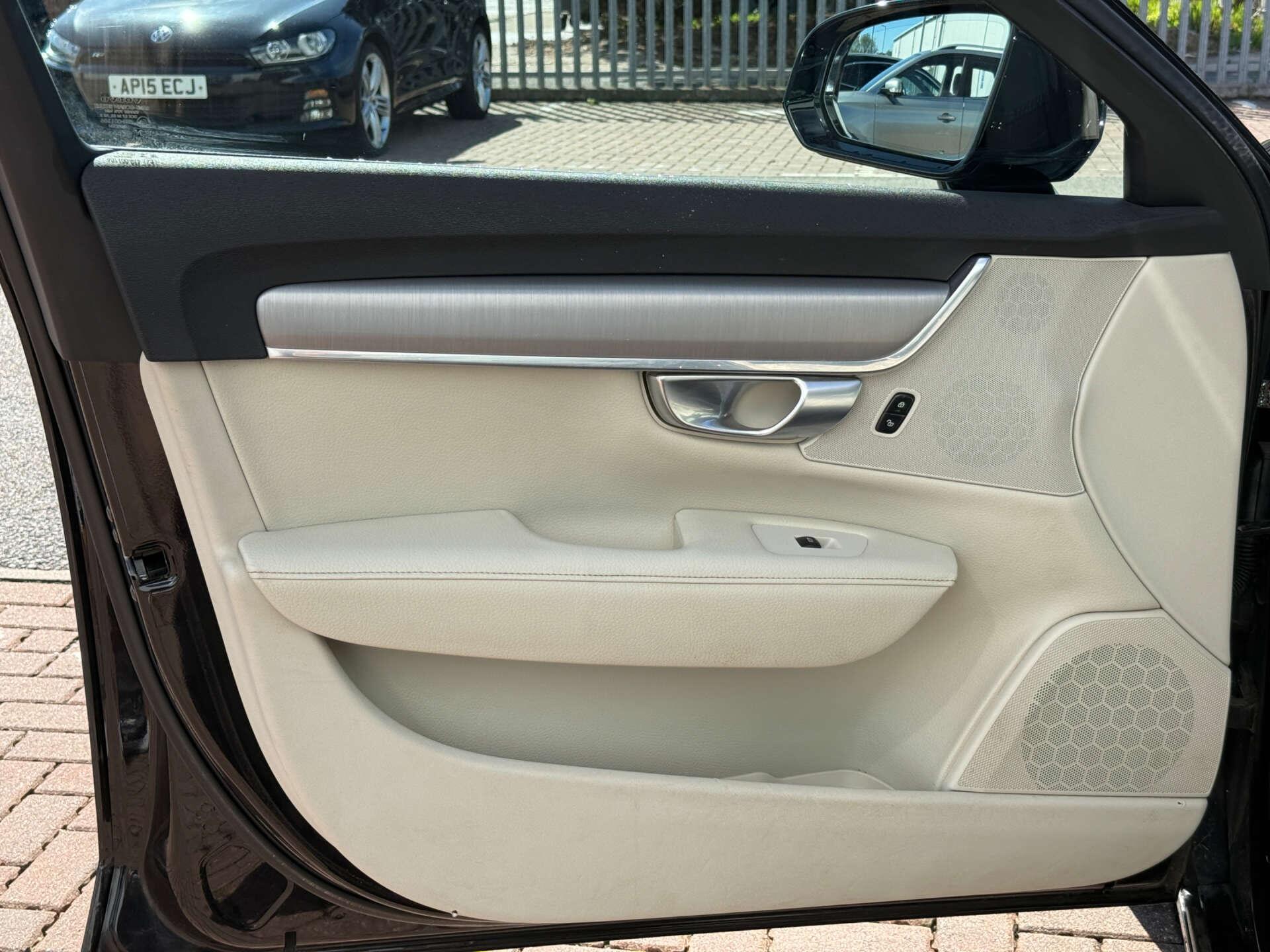 Volvo V90 view 43