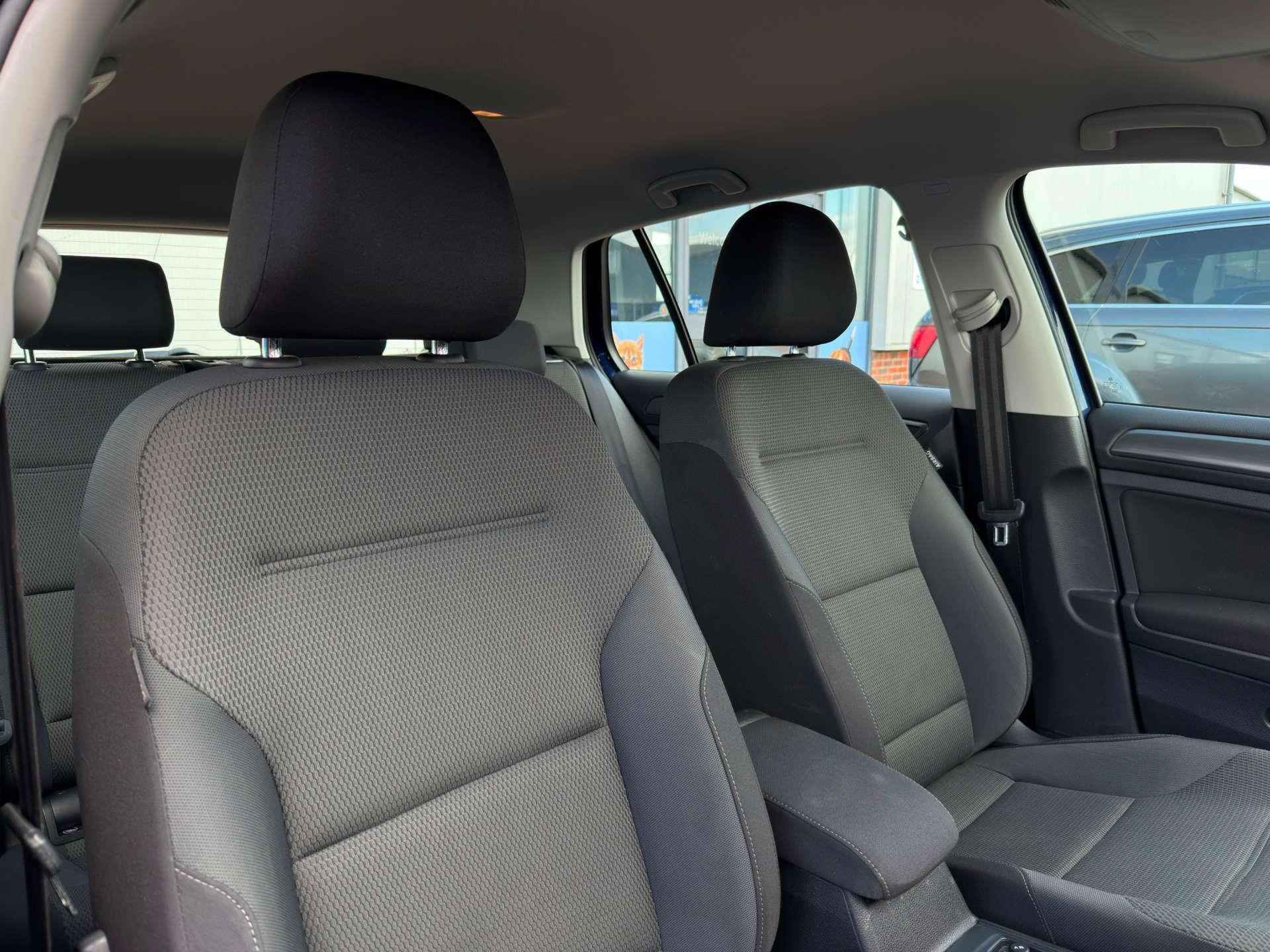 Volkswagen Golf view 12