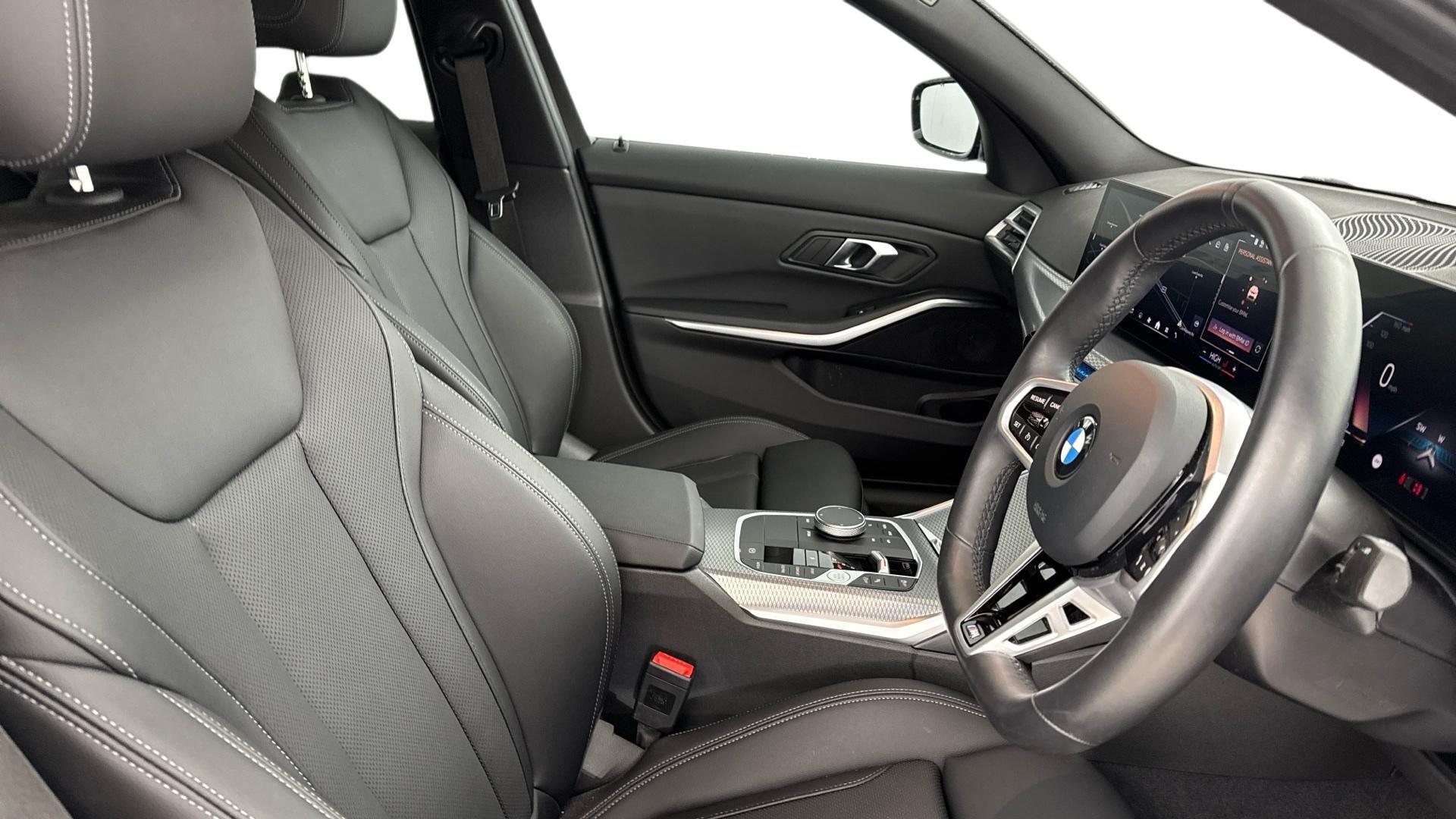 BMW 3 Series view 11