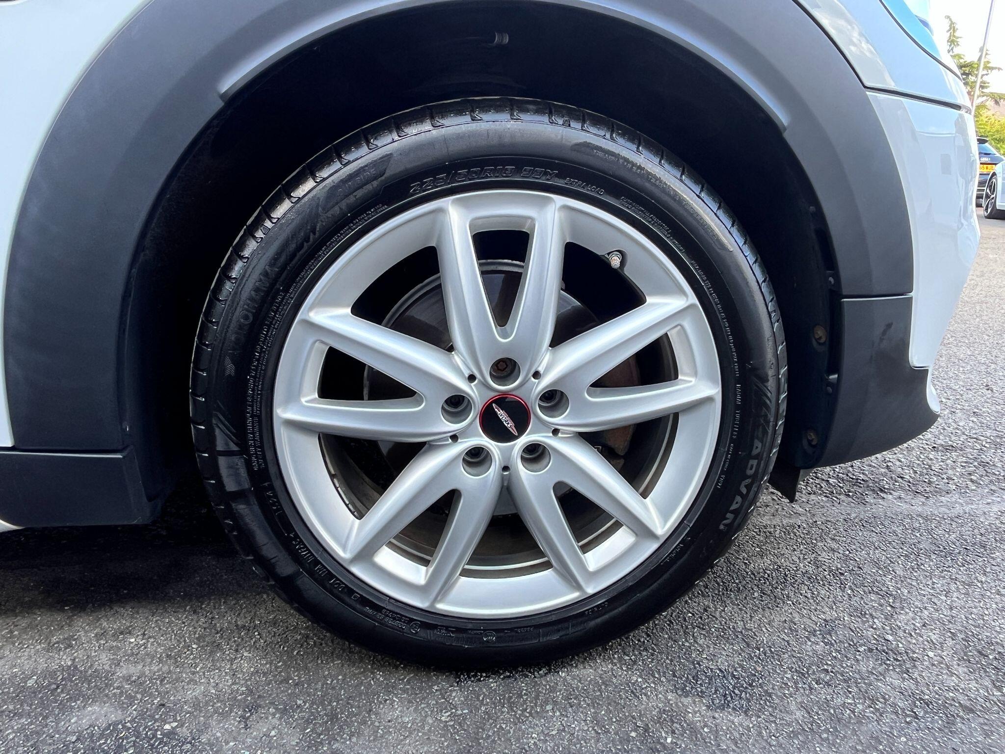 Mini Countryman view 26