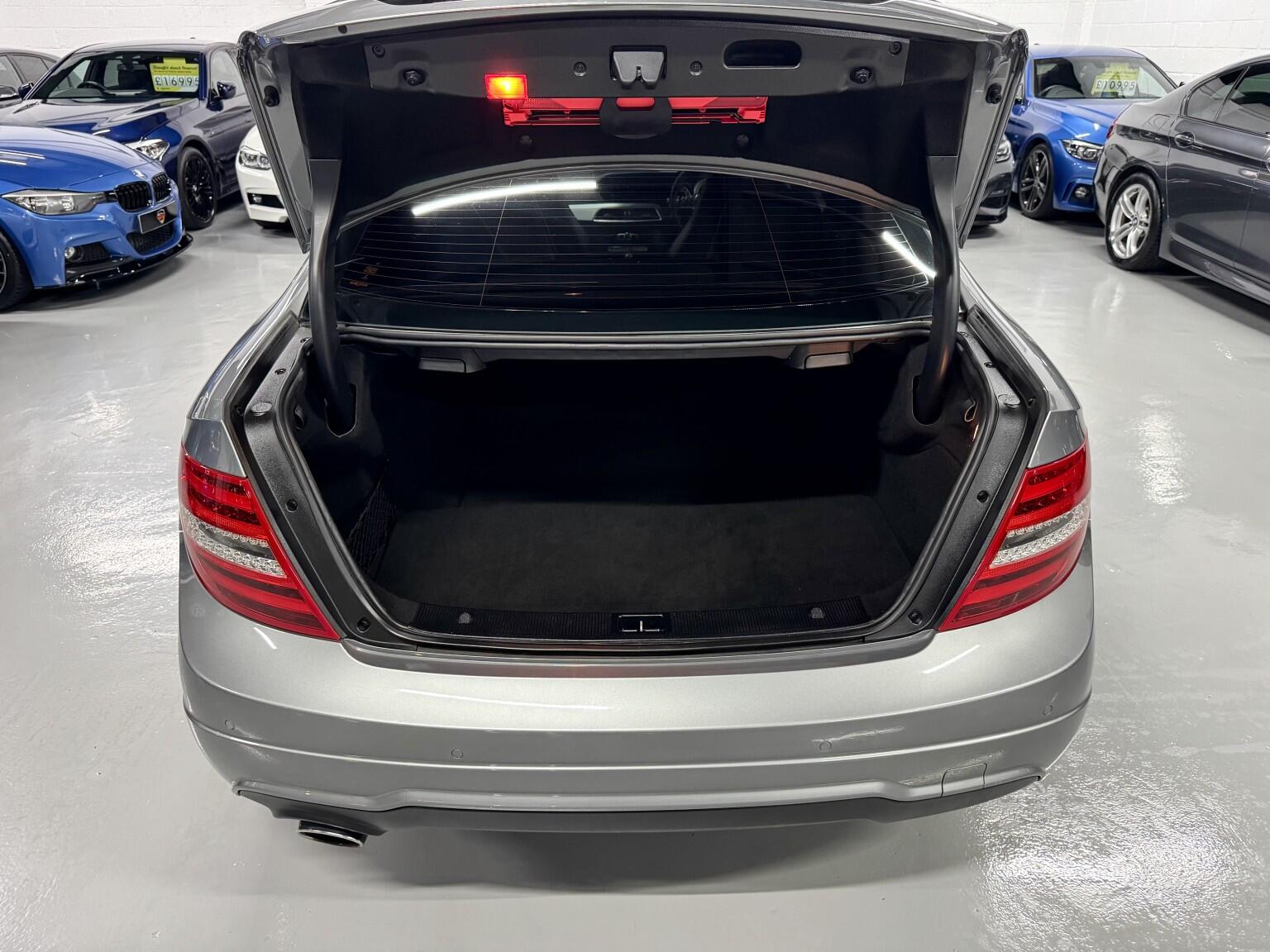 Mercedes-Benz C Class view 29