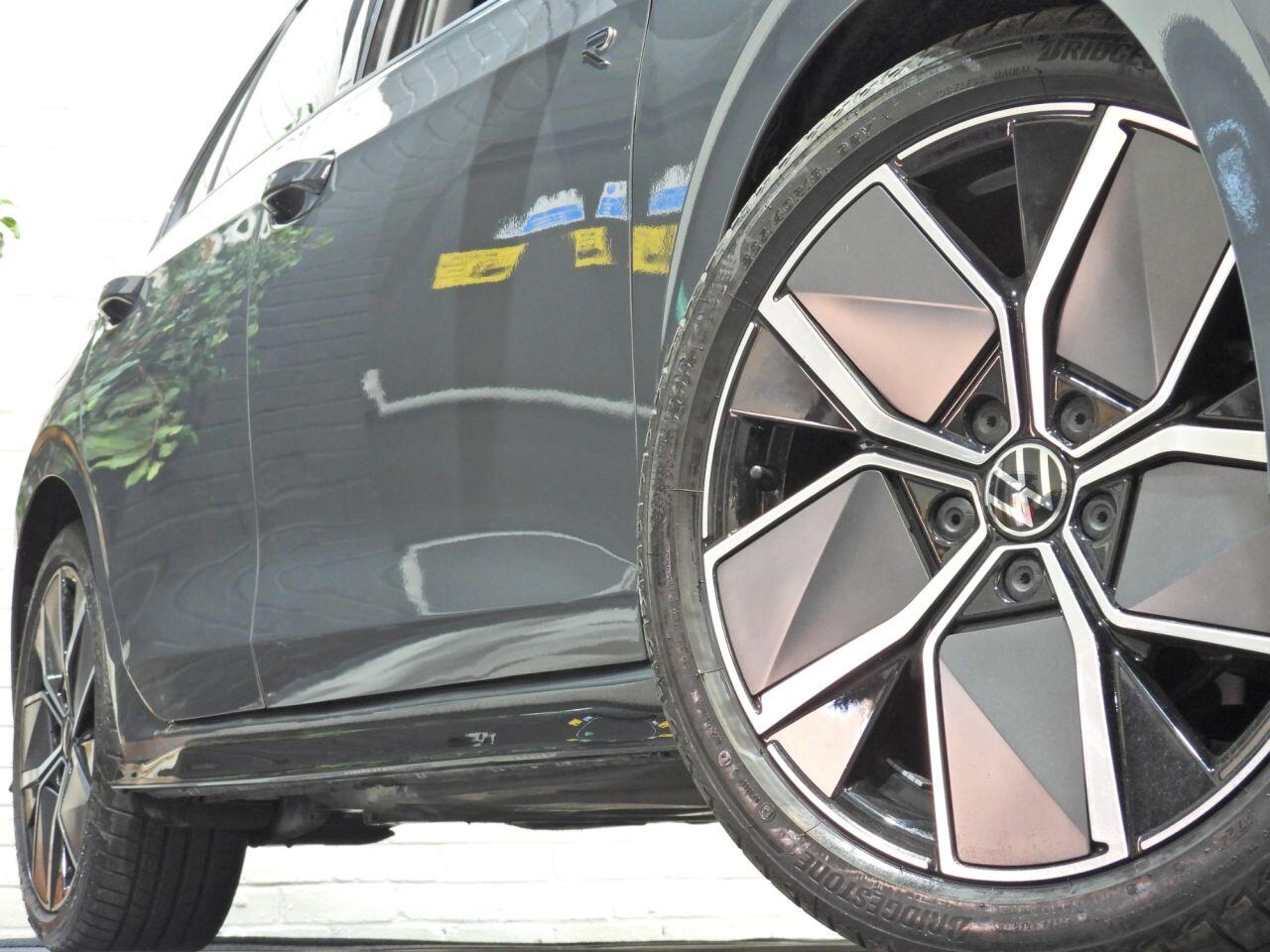 Volkswagen Golf view 6