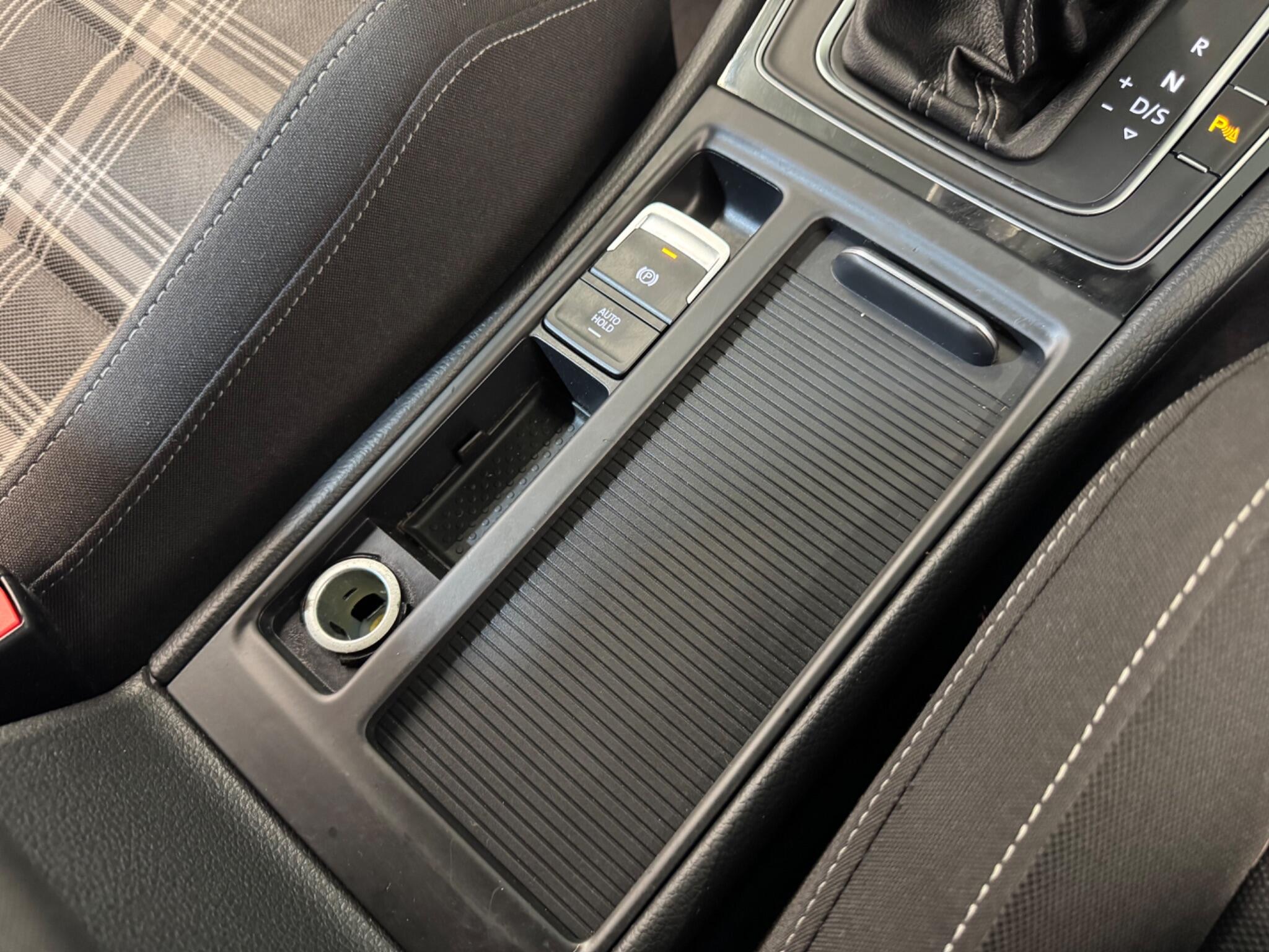 Volkswagen Golf view 45