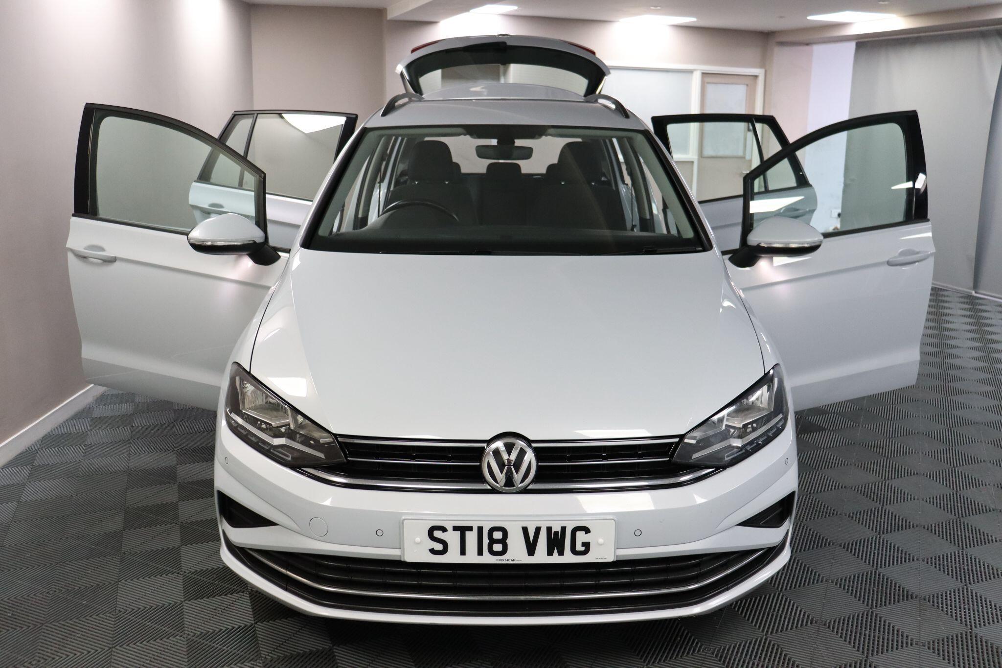 Volkswagen Golf SV view 7